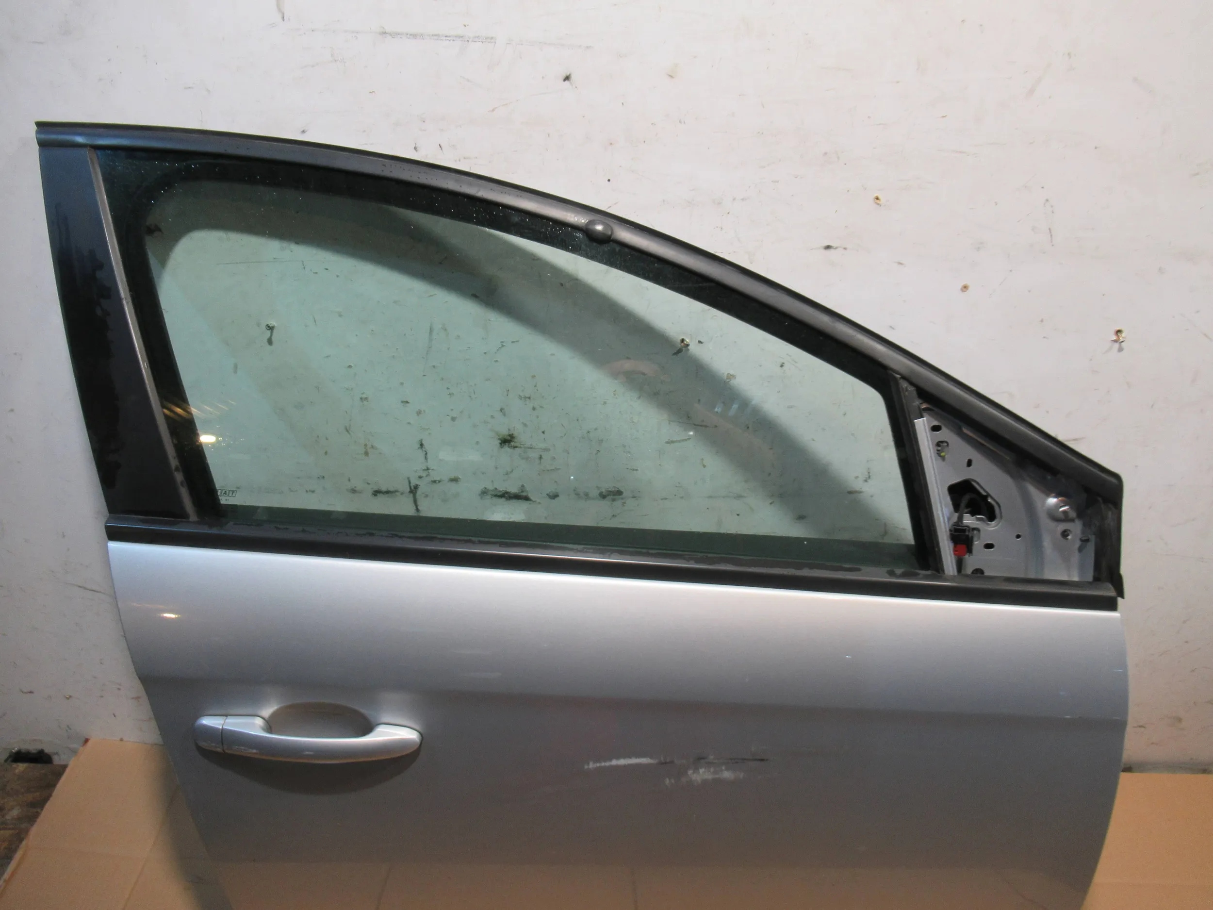 Drzwi przód prawe Fiat Bravo II 07-14 Strona zabudowy przód - prawa