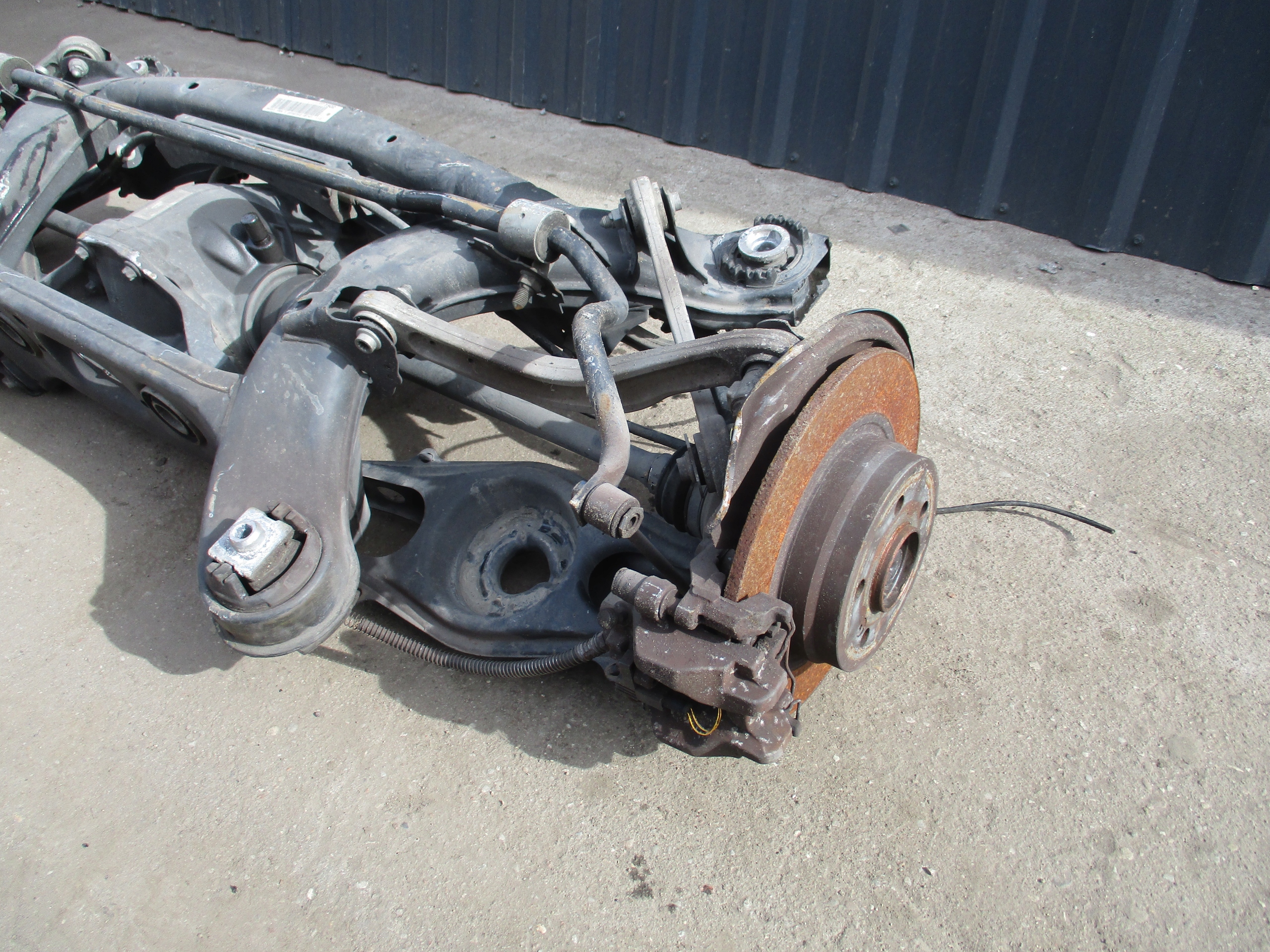 ZAWIESZENIE TYLNE MERCEDES W207 Producent części Mercedes