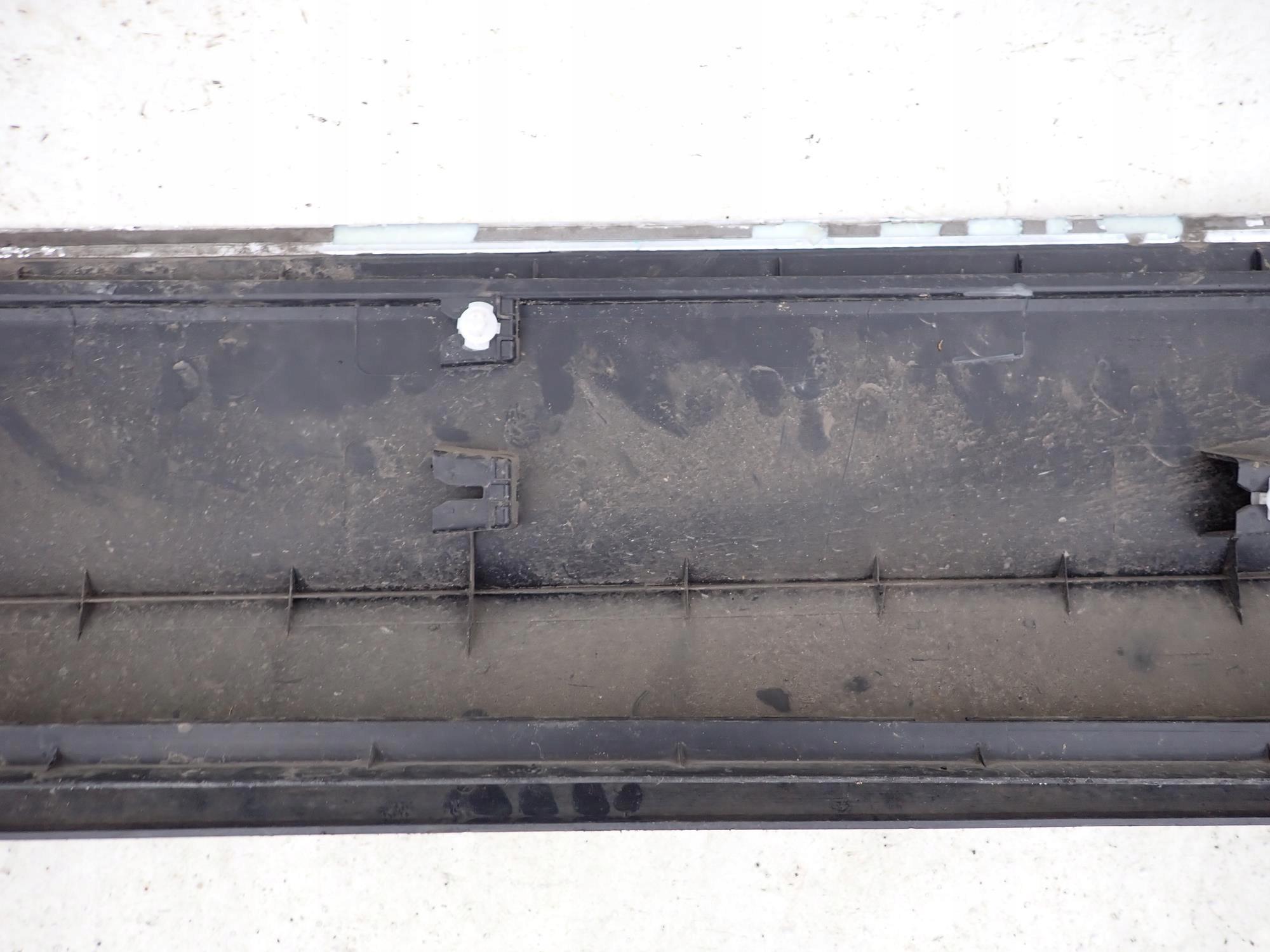 VW TIGUAN II 2 15-> moulding door right front