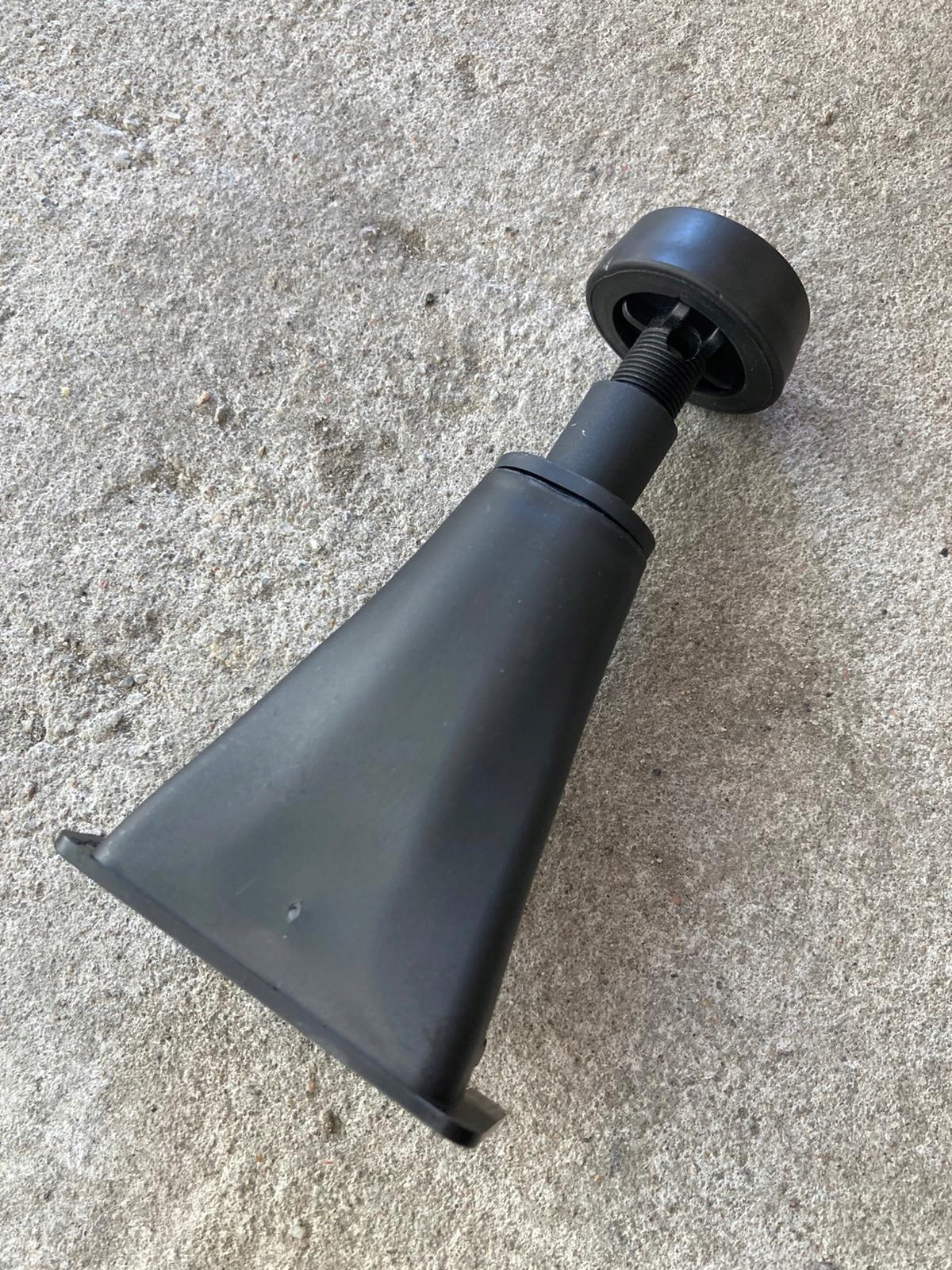 ODBÓJ PODPORA MASKI REGULACJA C-MAX MK2 2013-2019 Producent części Inny