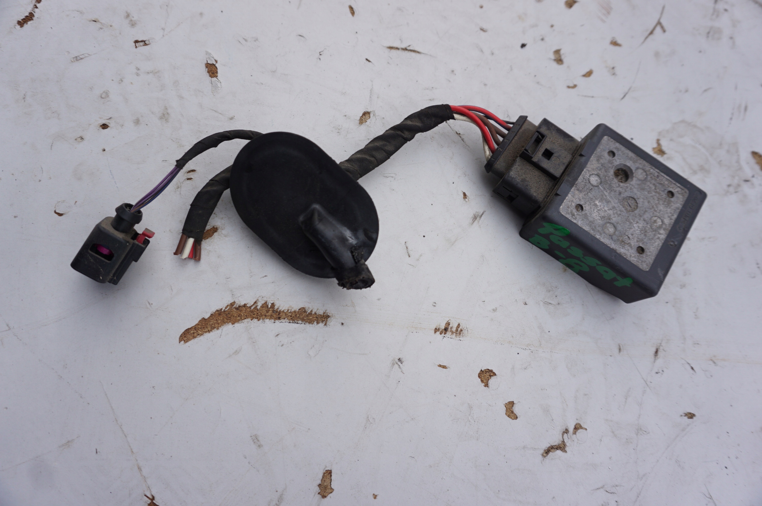 MODUŁ POMPY PALIWA 5Q0906121F VOLKSWAGEN PASSAT B8