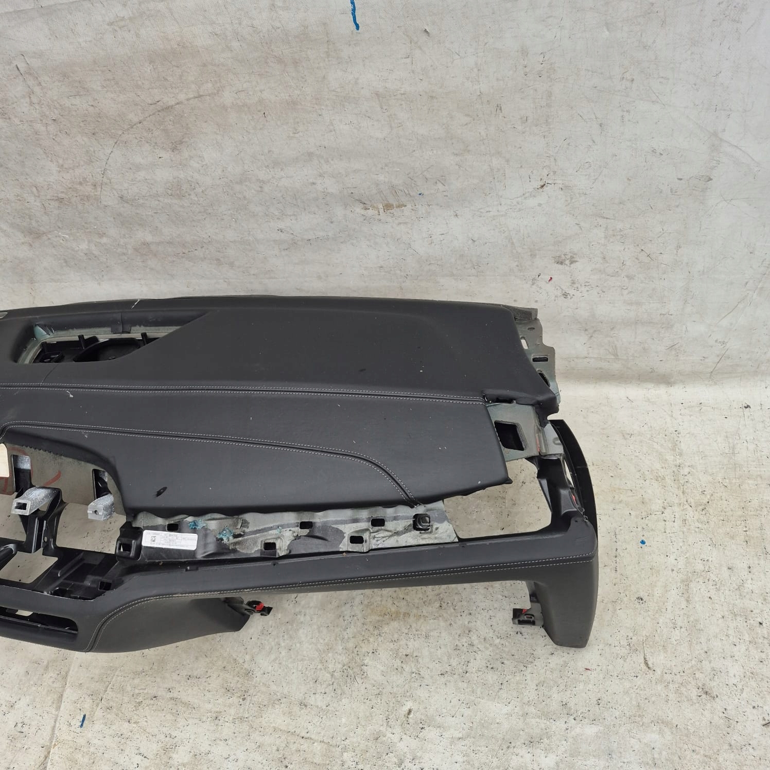 BMW X7 G07 18-22 dashboard instrument panel console