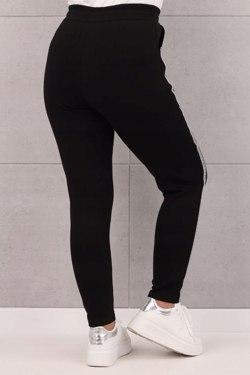 WYGODNE SPODNIE DRESOWE DAMSKIE NA GUMCE Z KIESZENIAMI Z LAMPASEM Płeć kobieta