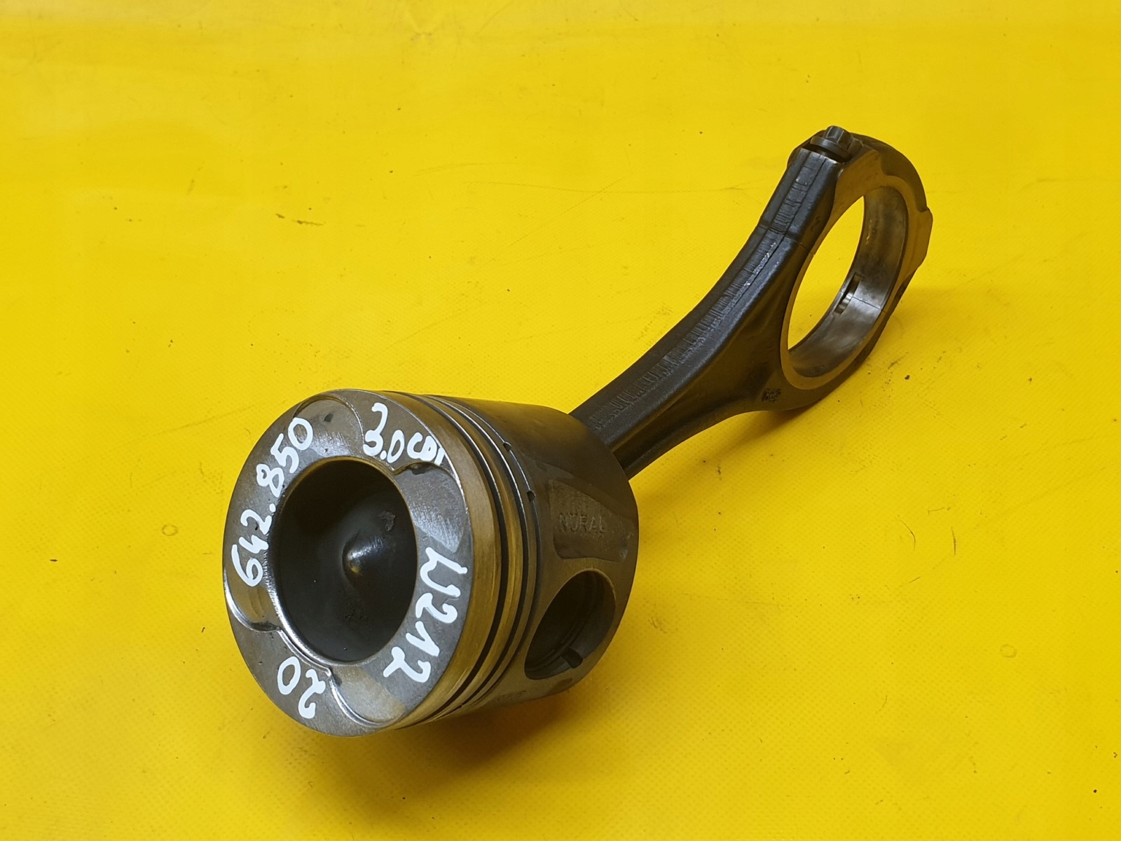 Поршень шатун кривошипно W212 W204 3.0 CDI 642850 8370