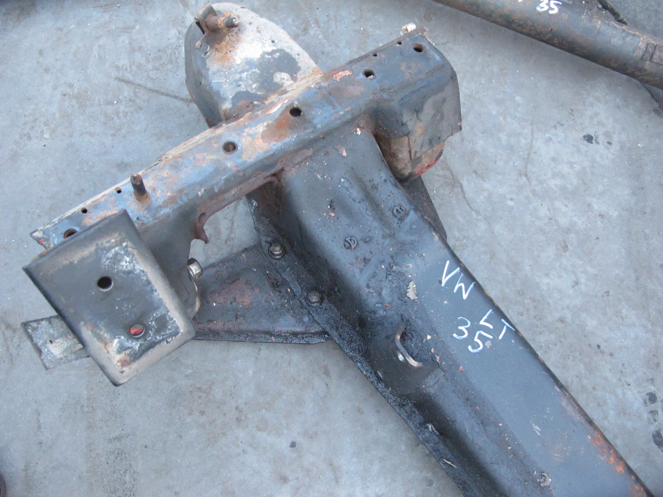 VW LT SPRINTER W903 95- axle beam subframe axle beam front