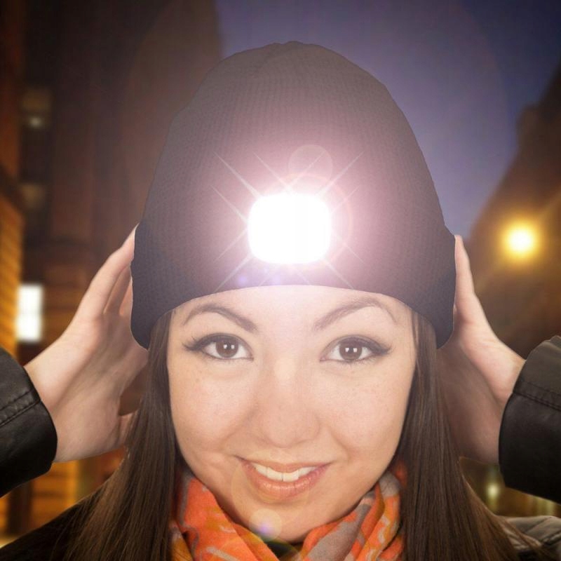 CZAPKA ZIMOWA Z LATARKĄ LAMPKĄ LED NA BATERIE Kolor dominujący czarny