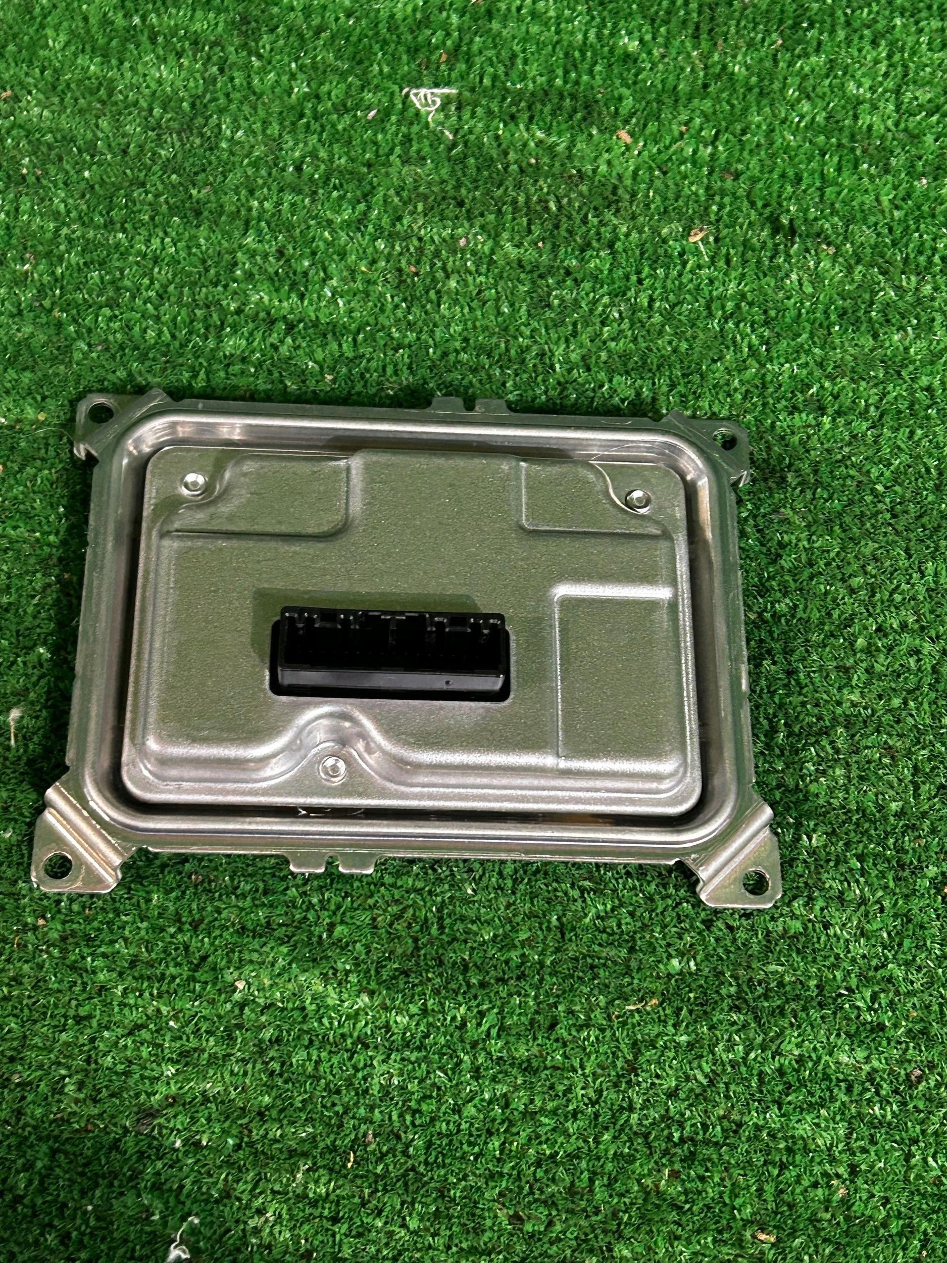 MADUL REFLEKTORA PEUGEOT 208 II LIFT