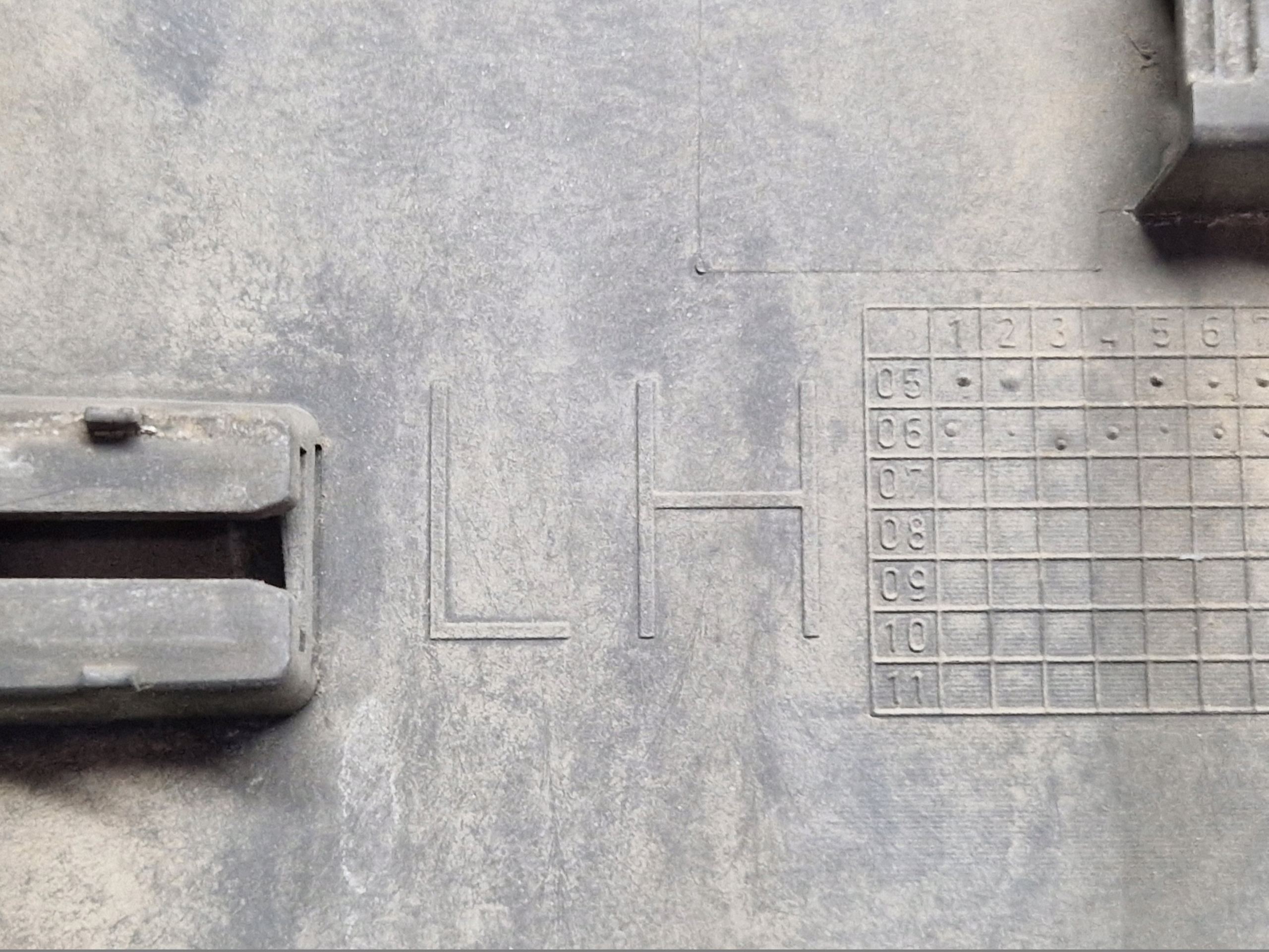 AUDI Q7 4L DEKOR moulding door left front 4L0853959