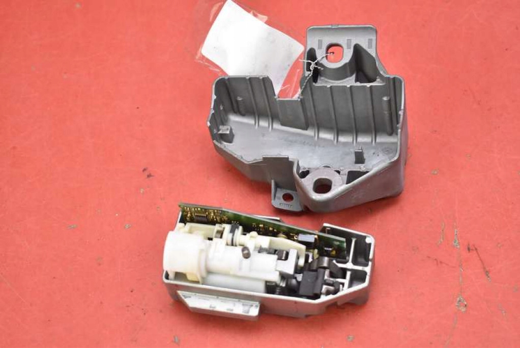 serrure volant 6774628 BMW E63 03-07