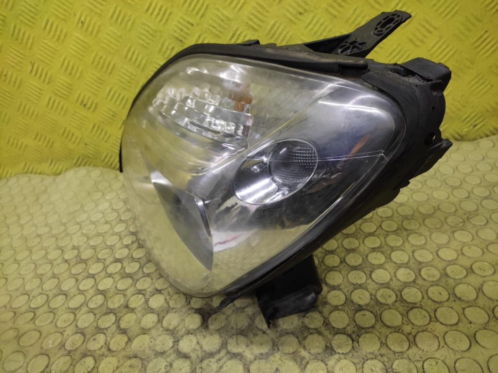 RENAULT SCENIC and REFLEKTOR light left front