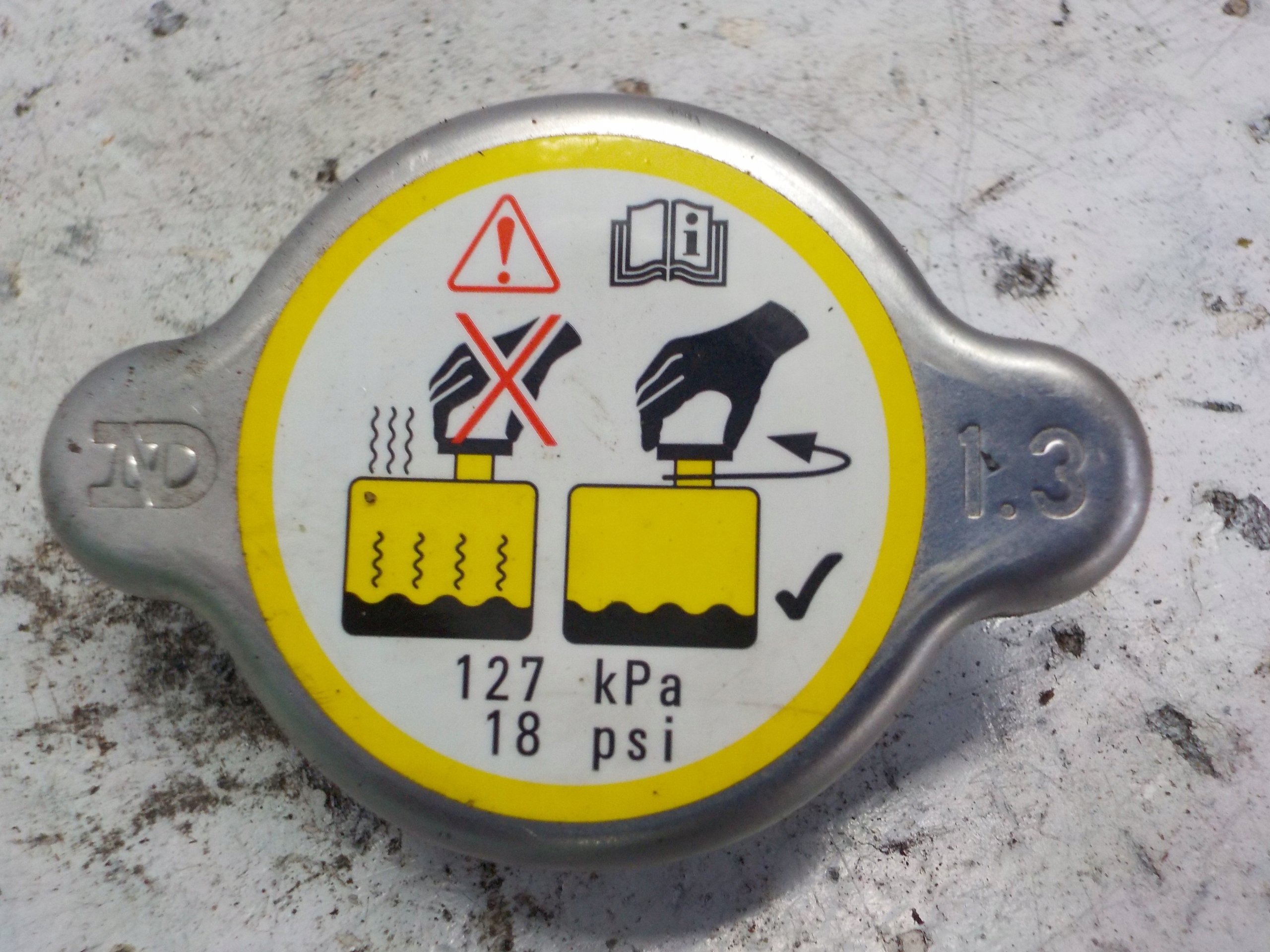 MAZDA 6 KOREK CHŁODNICY WODY