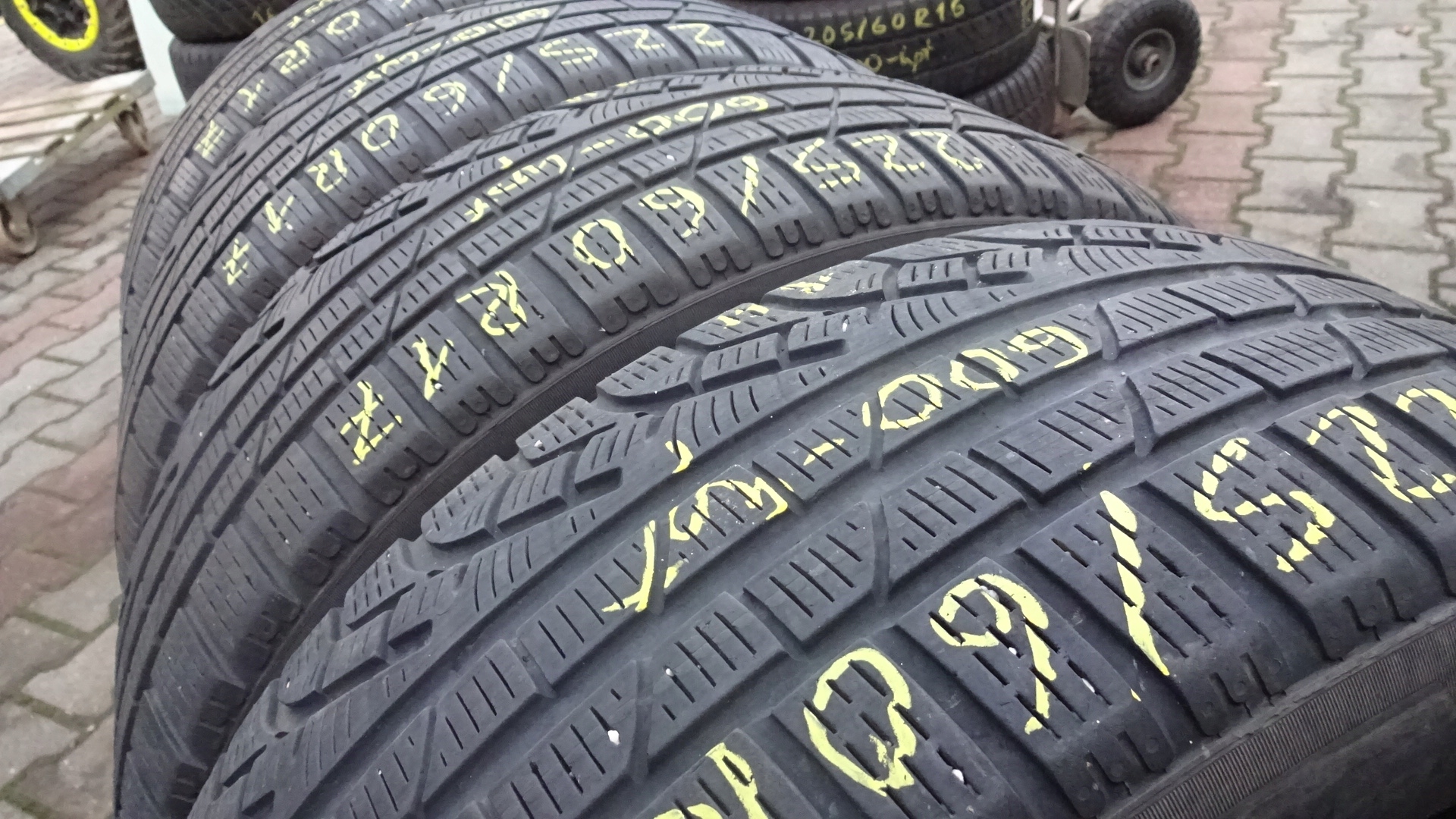 Opony zimowe 225/60R17 Pirelli Sottozero 99H Marka Pirelli