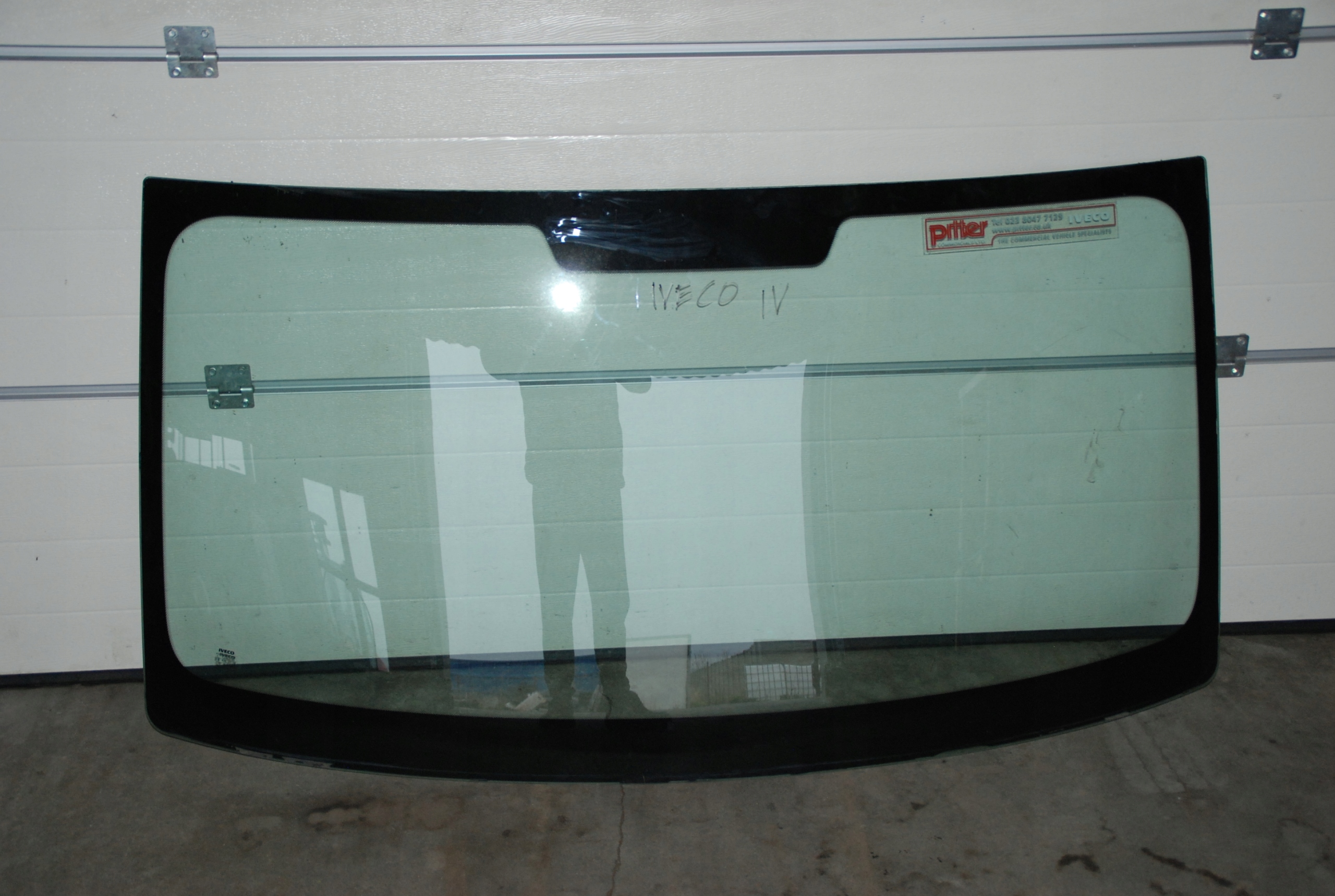 IVECO DAILY V 14R SZYBA CZOŁOWA PRZEDNIA