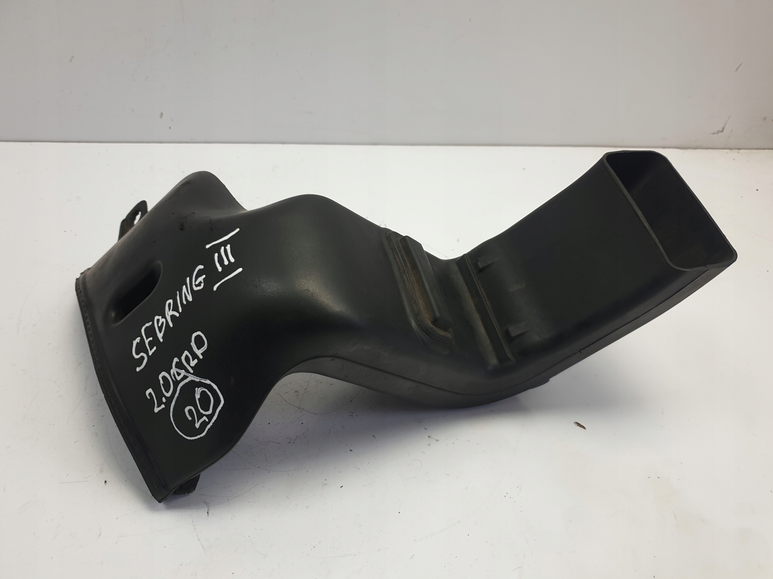 04891822AC - Chrysler Sebring III 2.0 CRD воздушный шланг