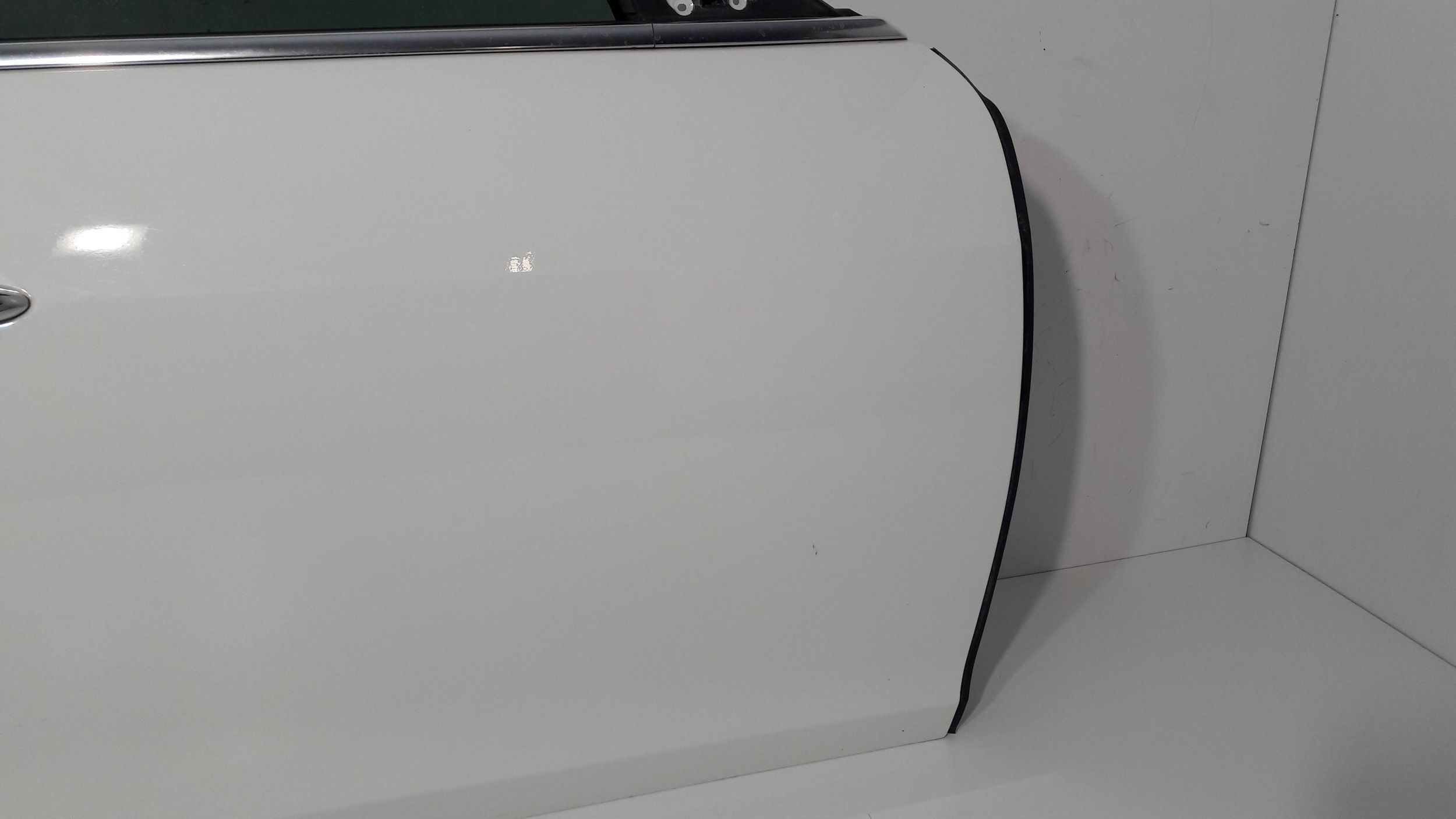 Maserati Ghibli door front