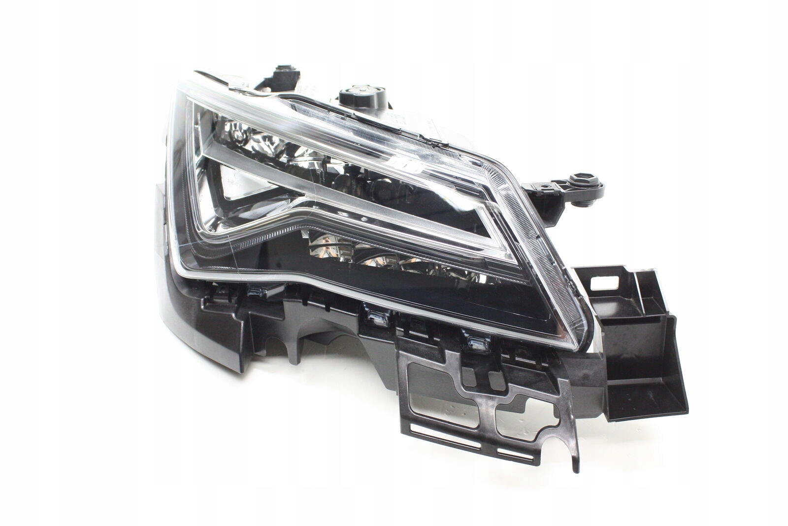 PRZEDNI PRAWY REFLEKTOR LED SEAT ATECA ORYGINAŁ