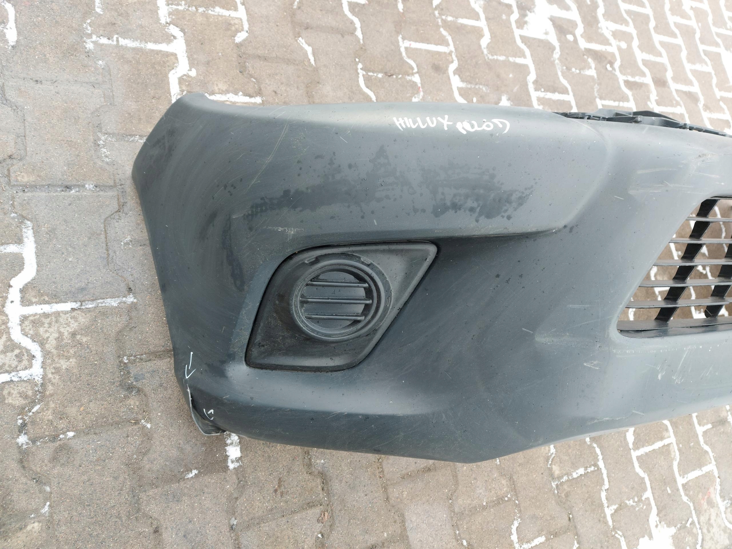 Toyota Hilux VIII bumper front front oryg