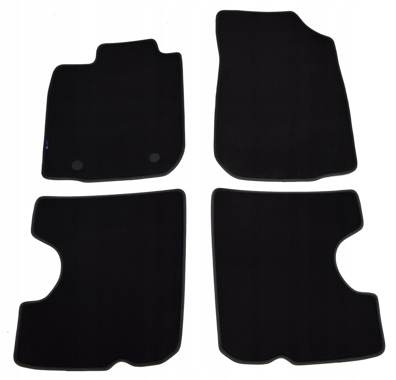 Dacia Duster 2010-2014 černé velurové koberce Diamond, lemovka.