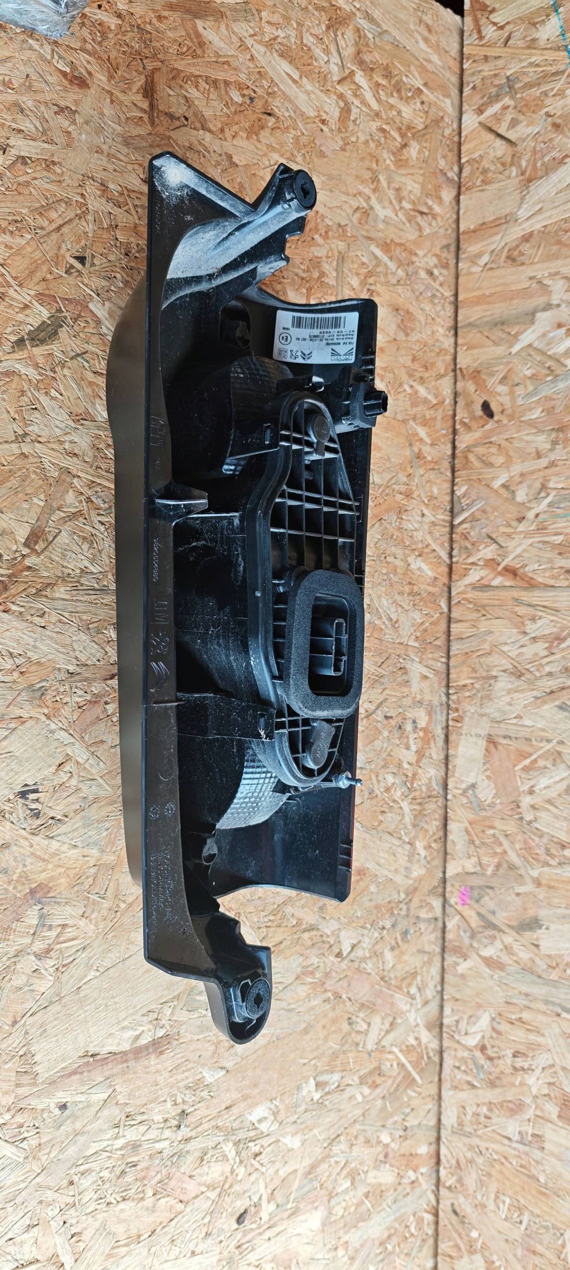 light rear rear part side right Citroen Berlingo 9820554880