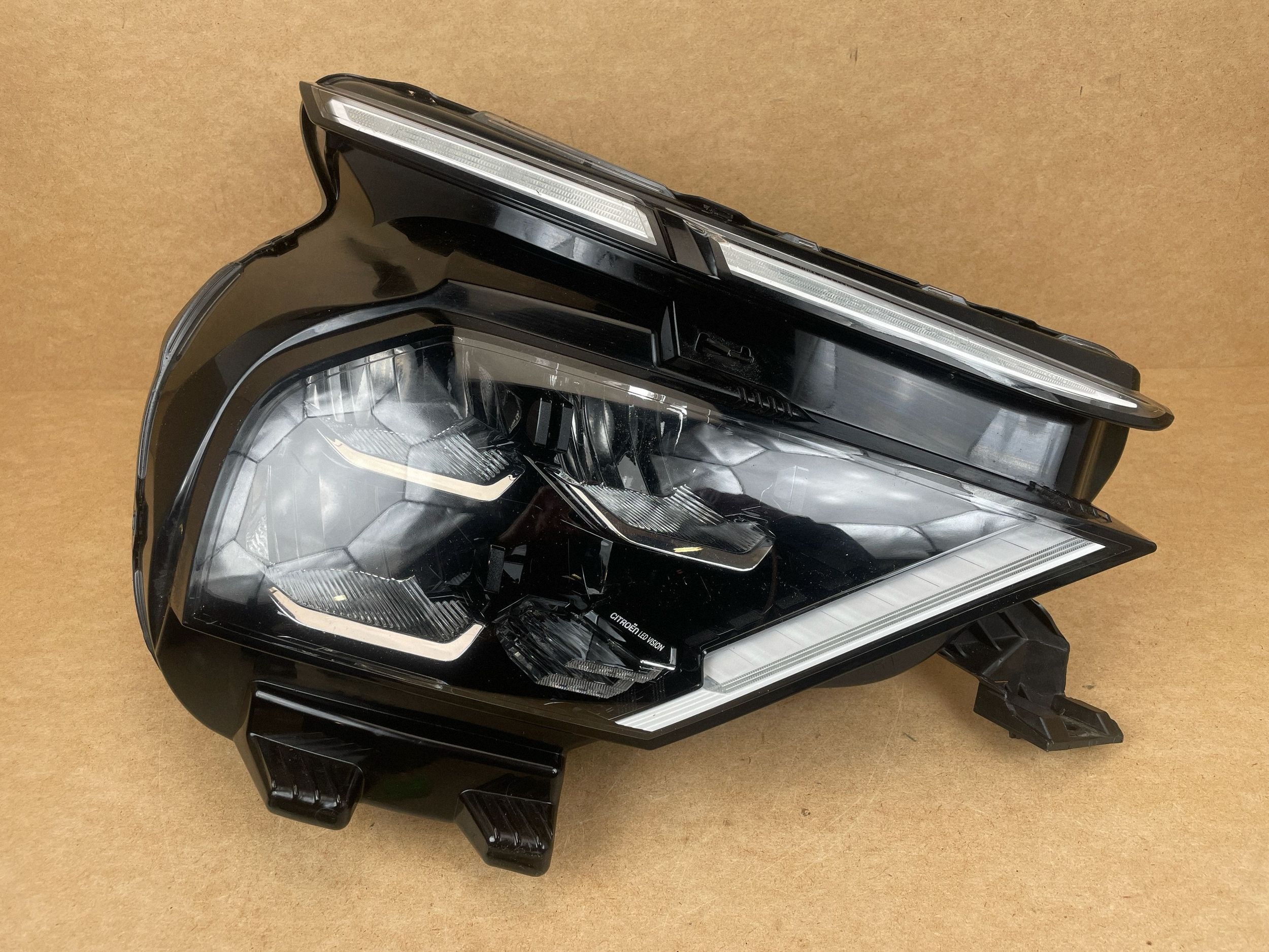 light right front FULL LED LED VISION CITROEN C4 III 2020-2026 983064928