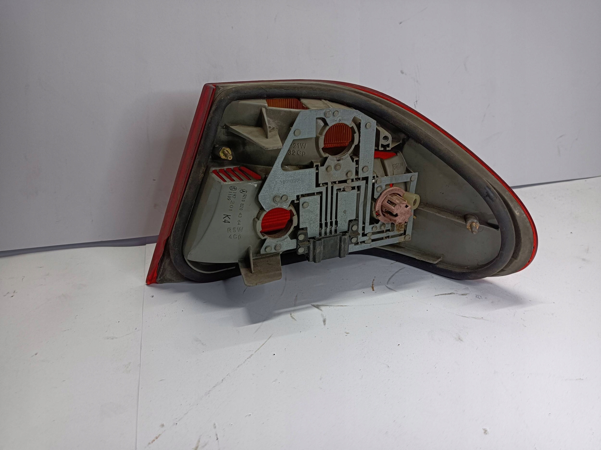 light rear left Mercedes-Benz E W210 A2108204364