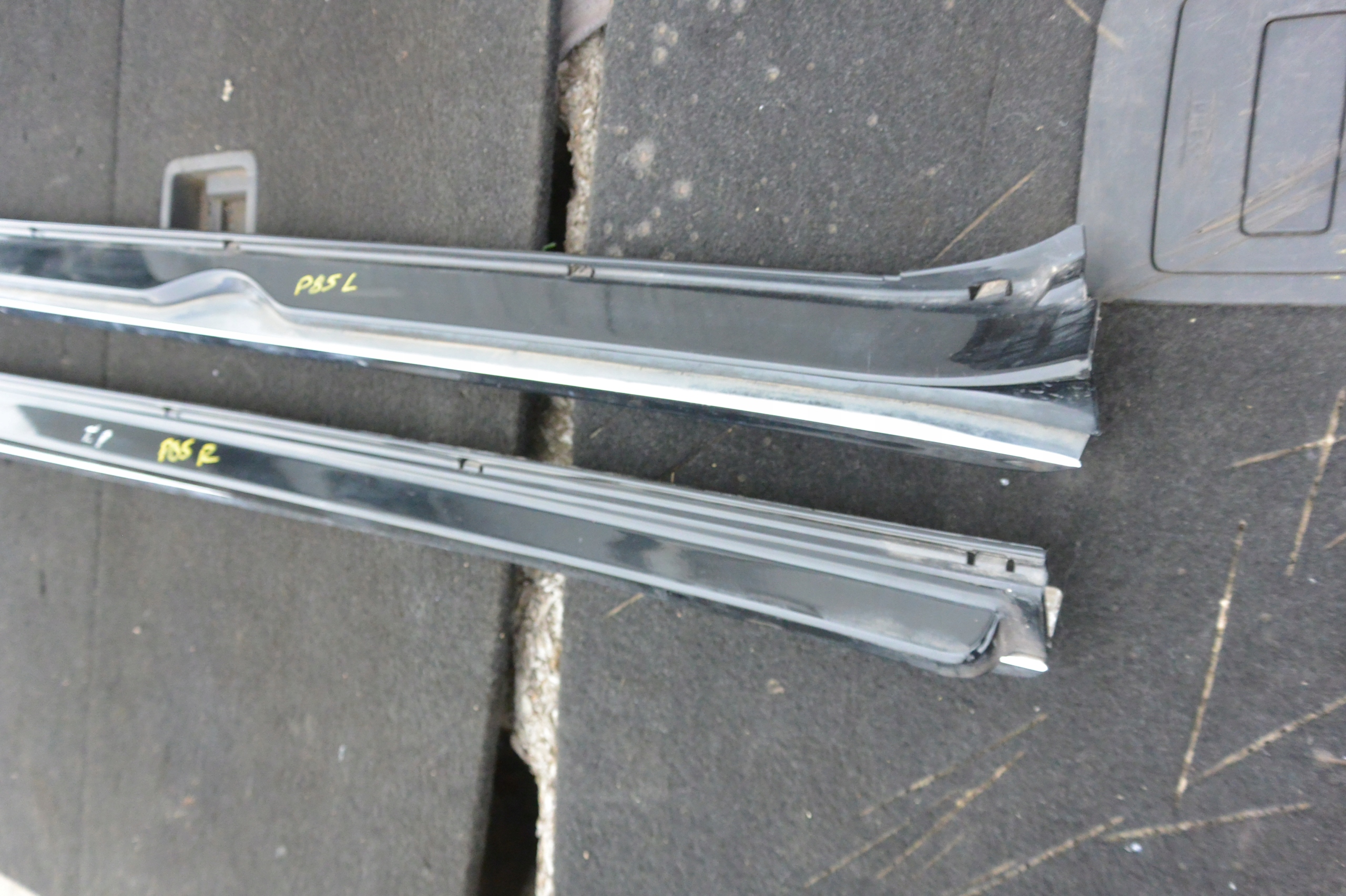 moulding threshold of the threshold right left TESLA MODEL S