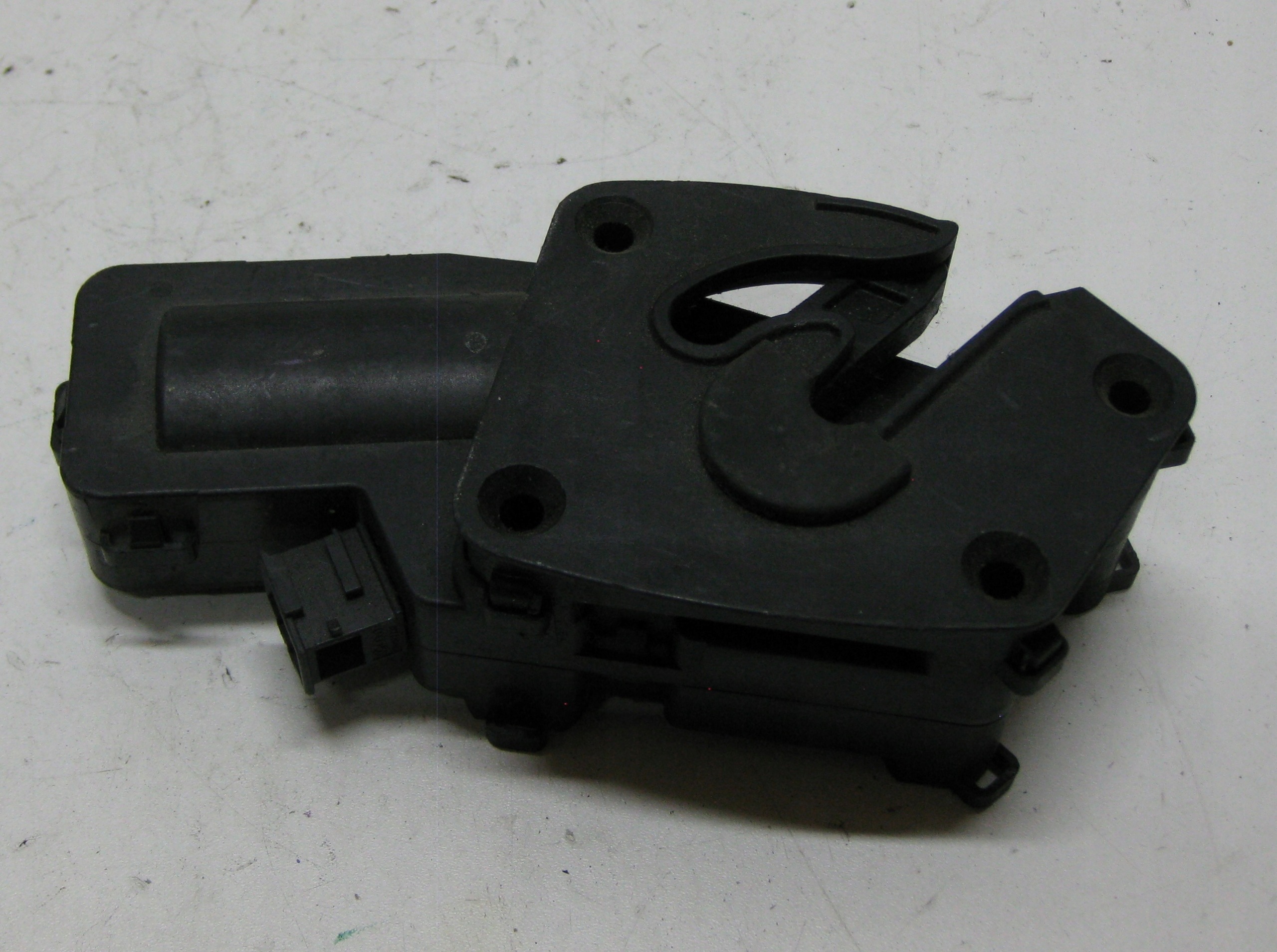 SKODA SUPERB lock bonnet boot 3T0827300B