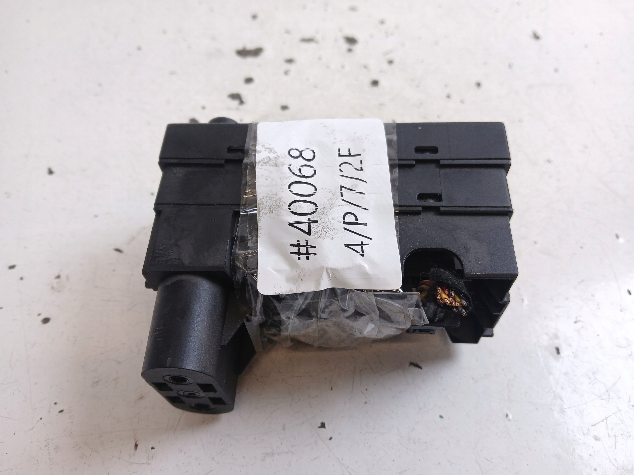 OPEL MERIVA A light switch 93394755