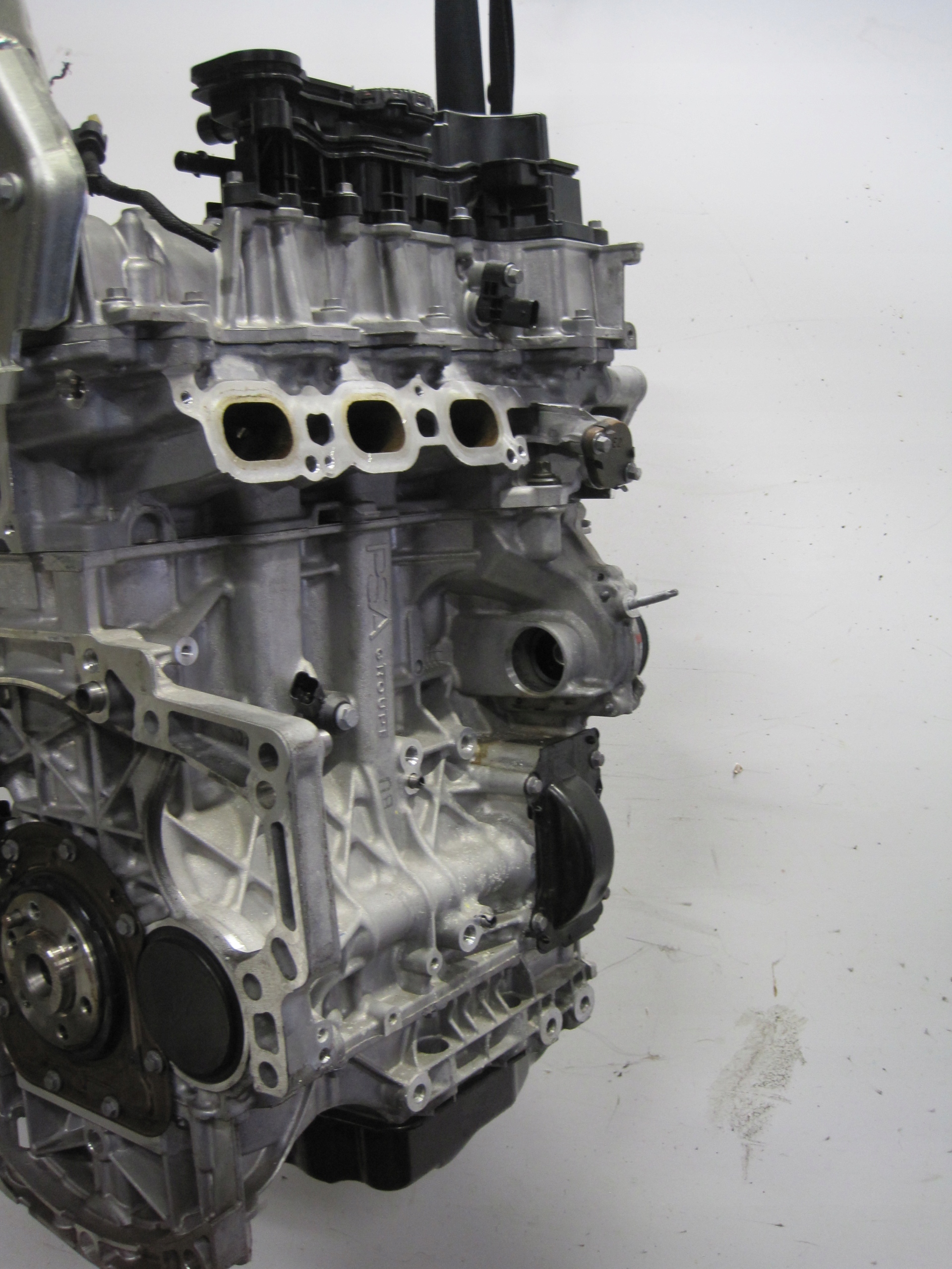 engine MOTOR pillar PEUGEOT CITROEN 1.2 THP HN09 10XRAE