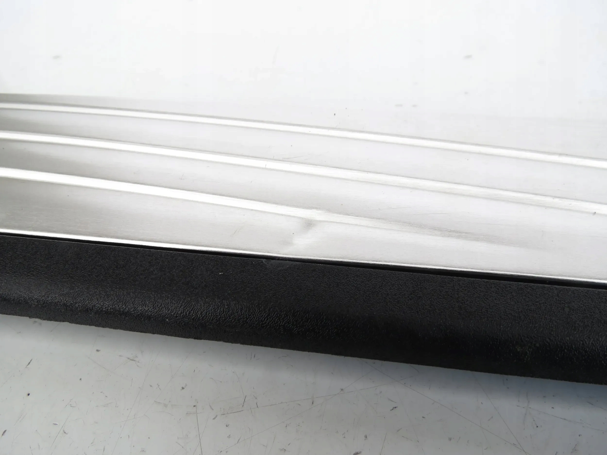 moulding cap of the threshold left front 769B11BA0A INFINITI EX30 EX35 EX37