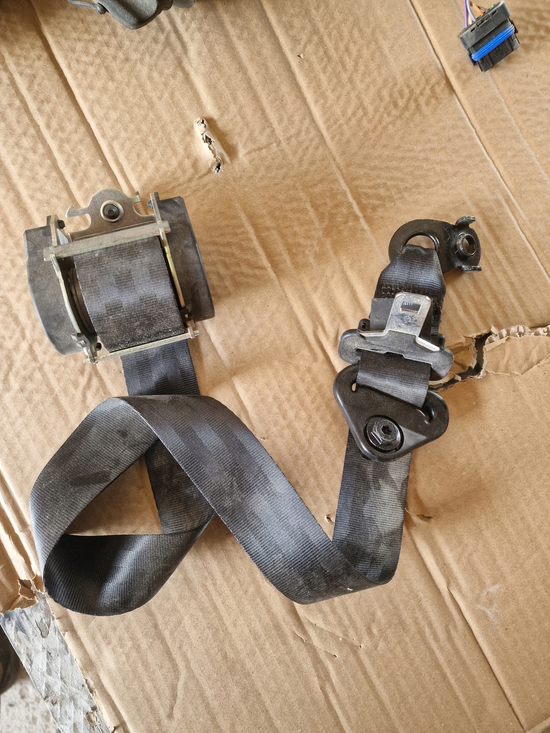 renault MASTER III IV ремень безопасности 868840019R