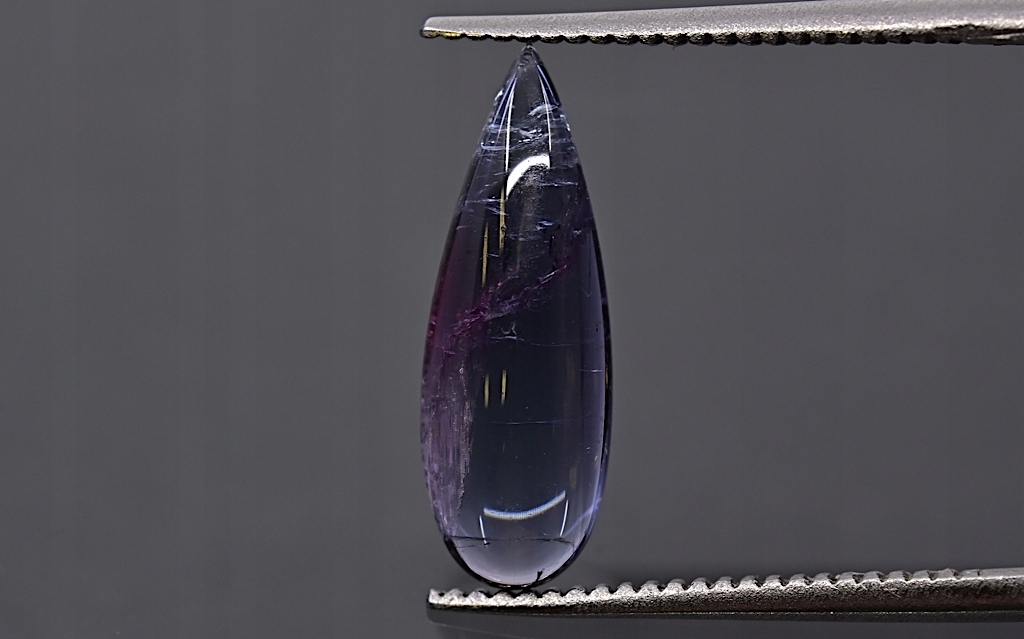 Turmalín kabošon slza 14x5 mm