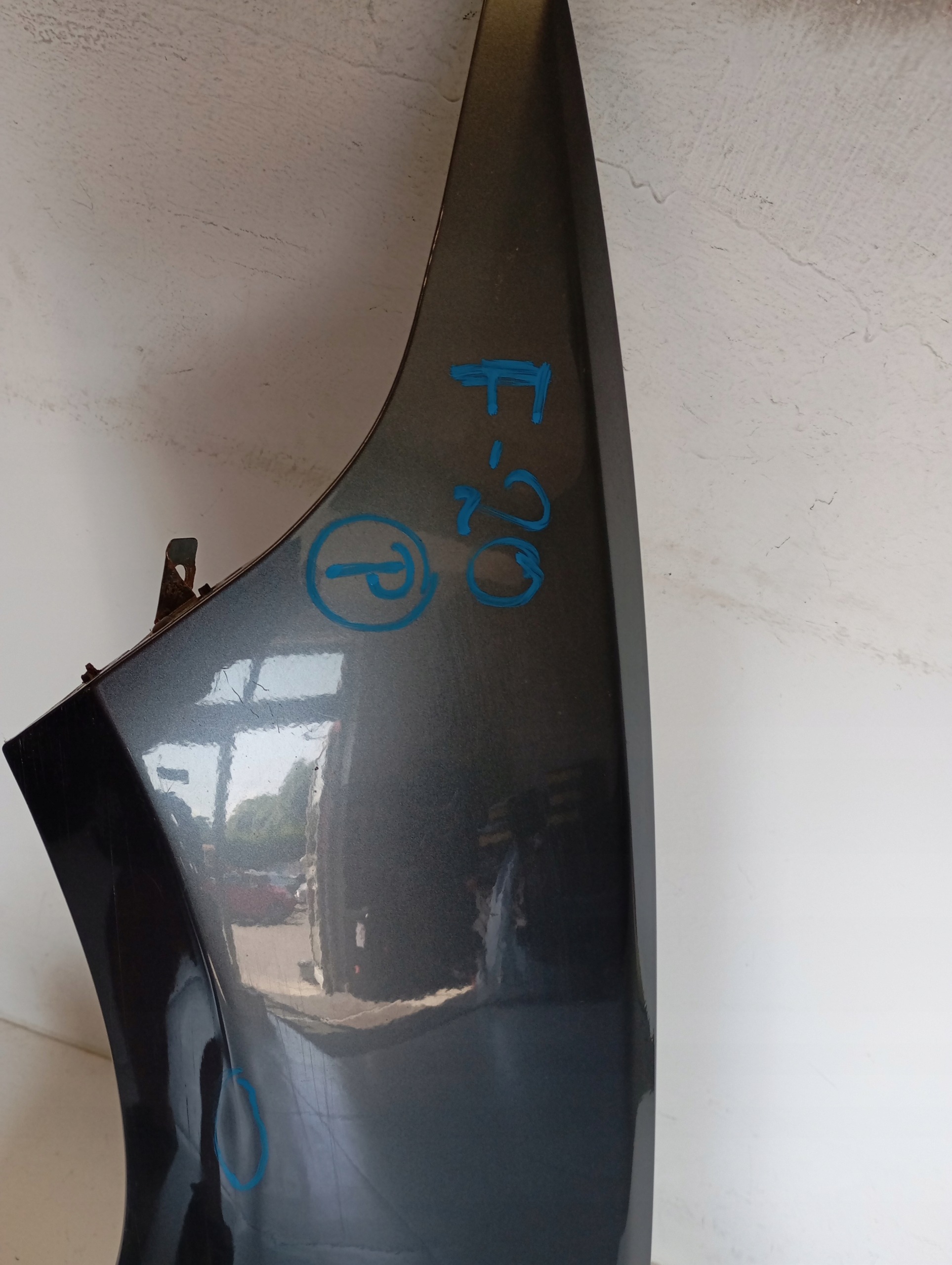 fender left BMW 1 F20