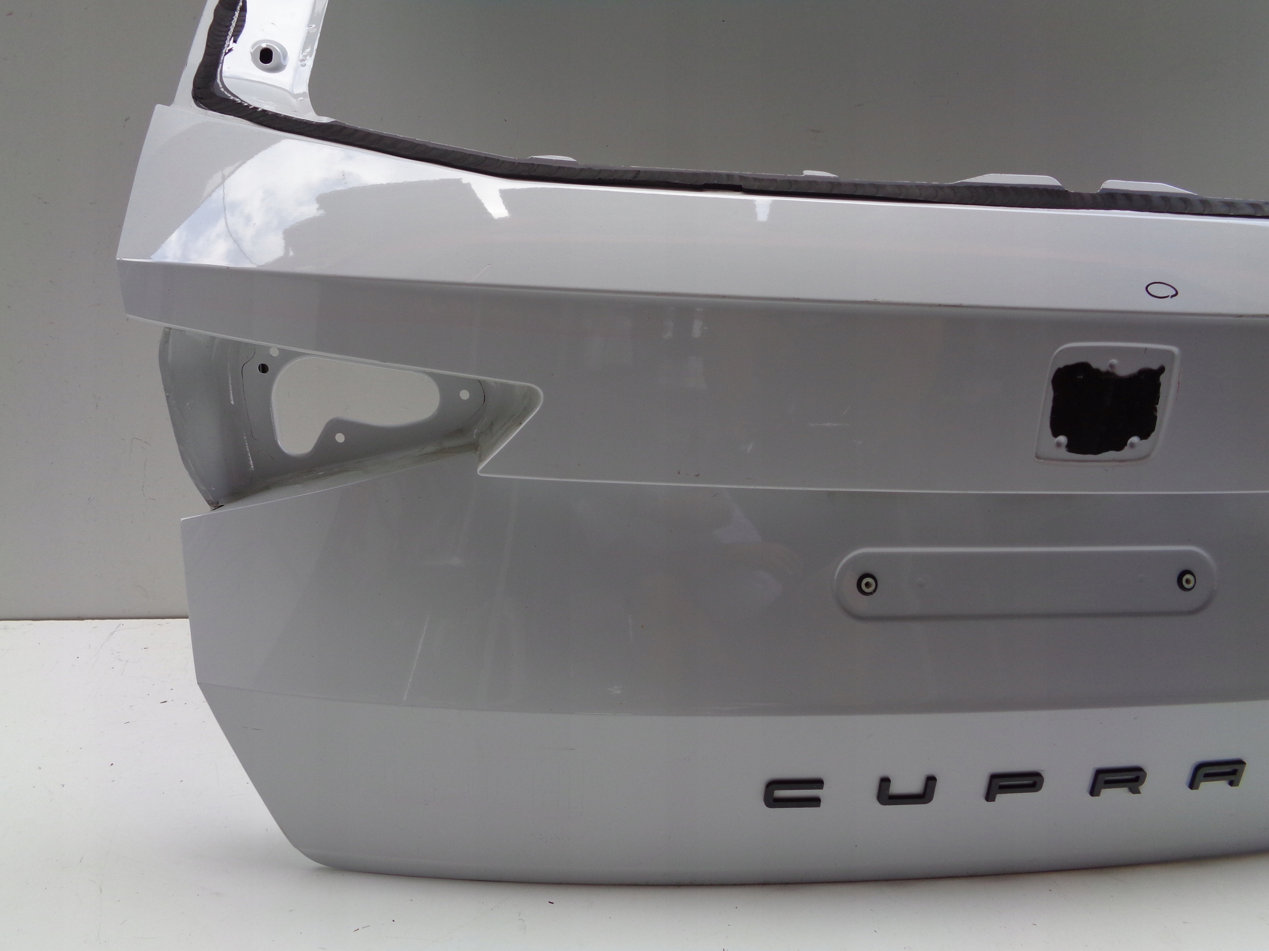 boot doors SEAT ATECA 575 16- NR 48084