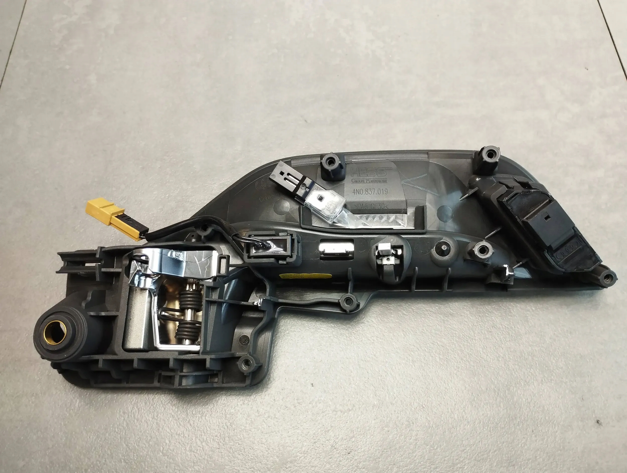 Audi A8 4N D5 handle inner left front 4N0837019