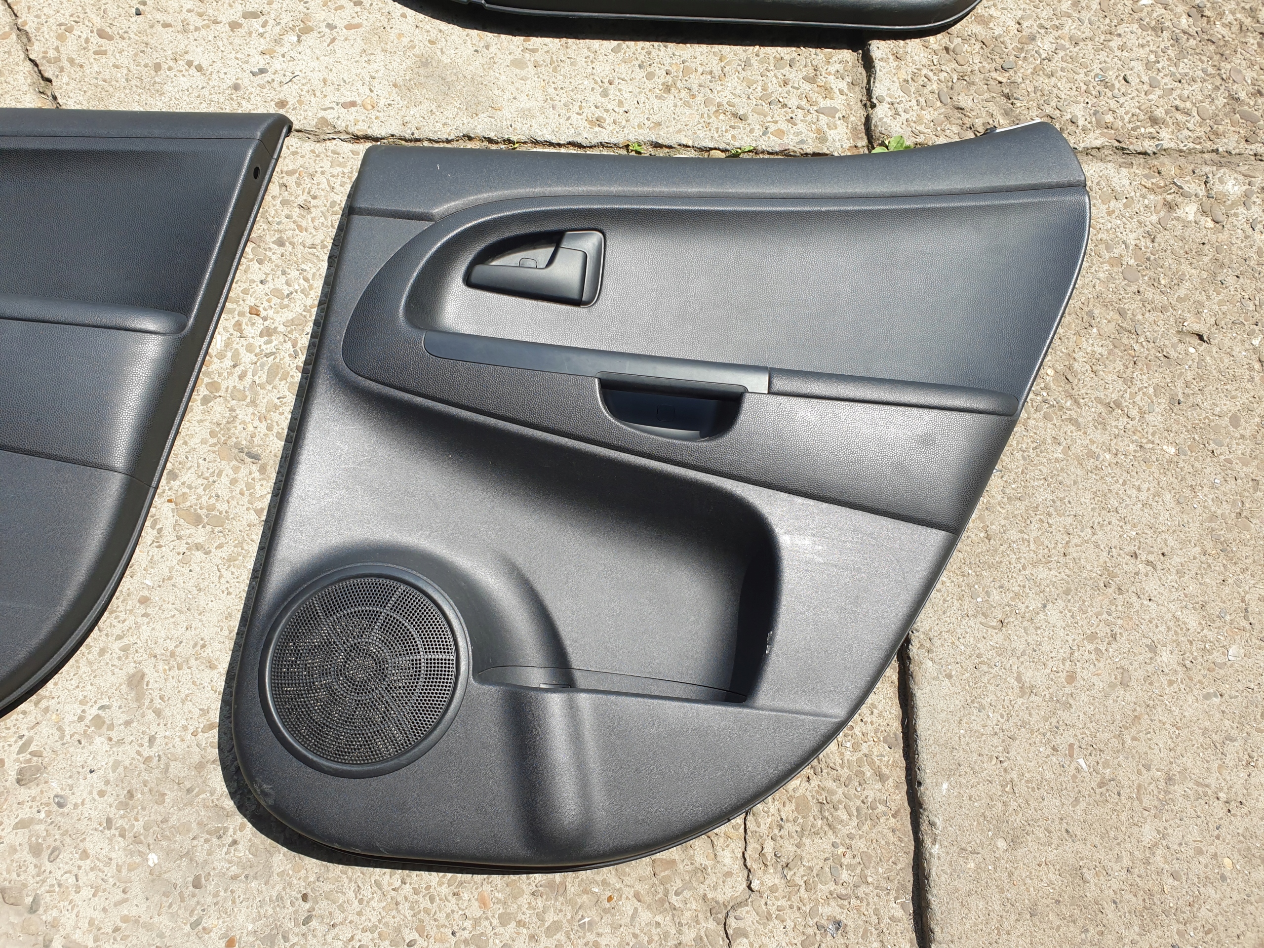 side upholstery for door KIA VENGA 5D 2009