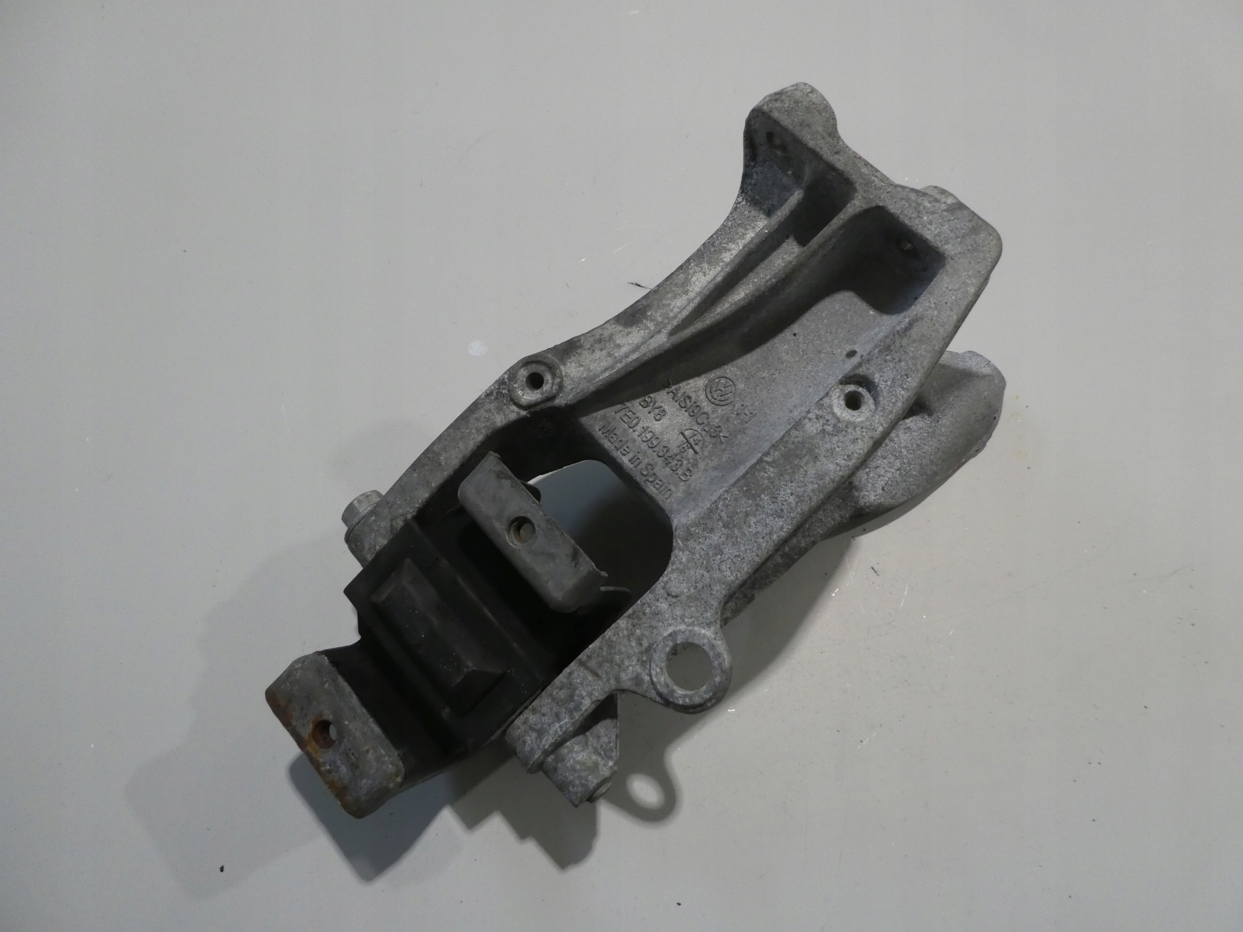 VW T6 2.0TDI holder engine mount 7E0199343B