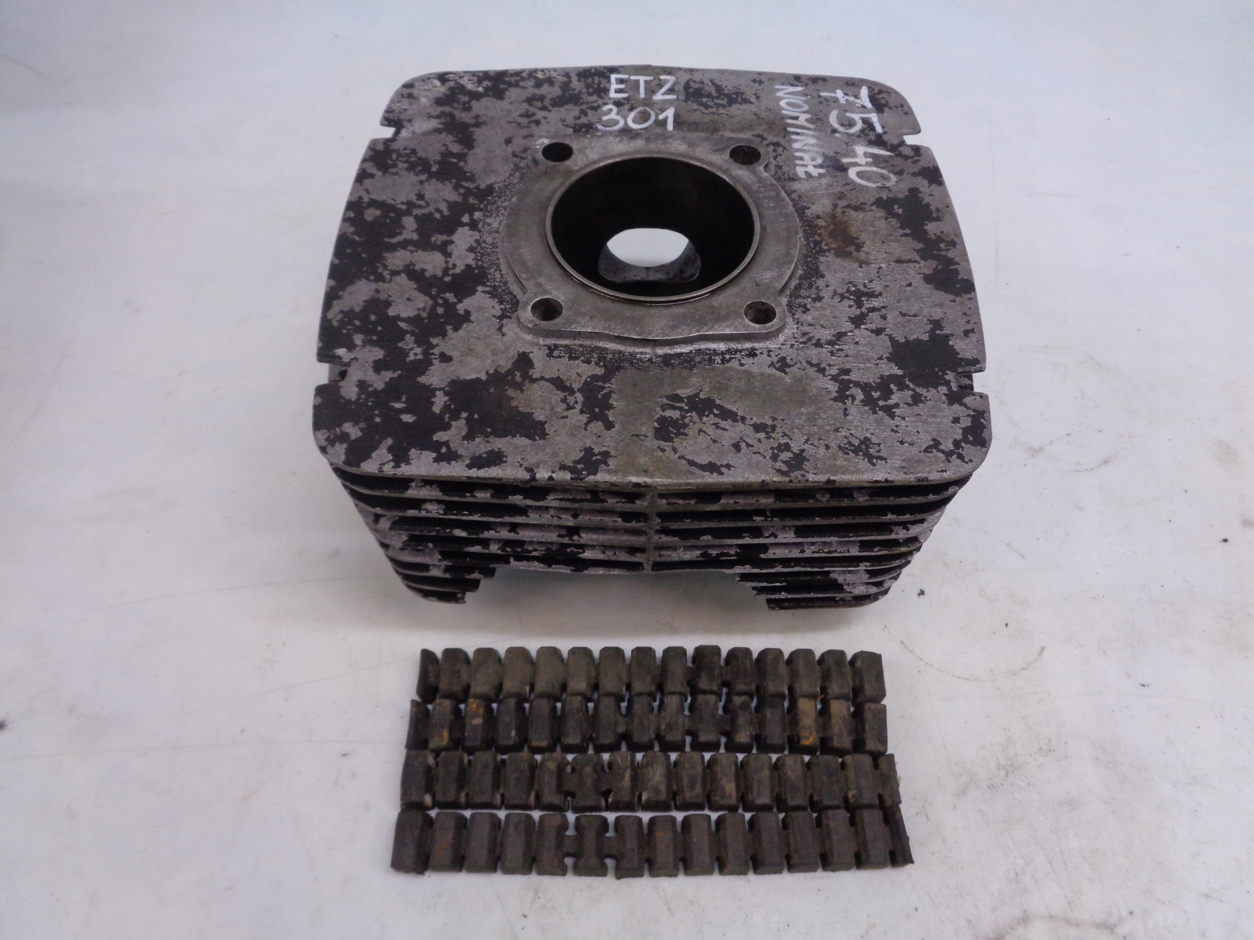 MZ ETZ 300 301 Cylinder ORYGINAŁ za 1469.36PLN z Choceń