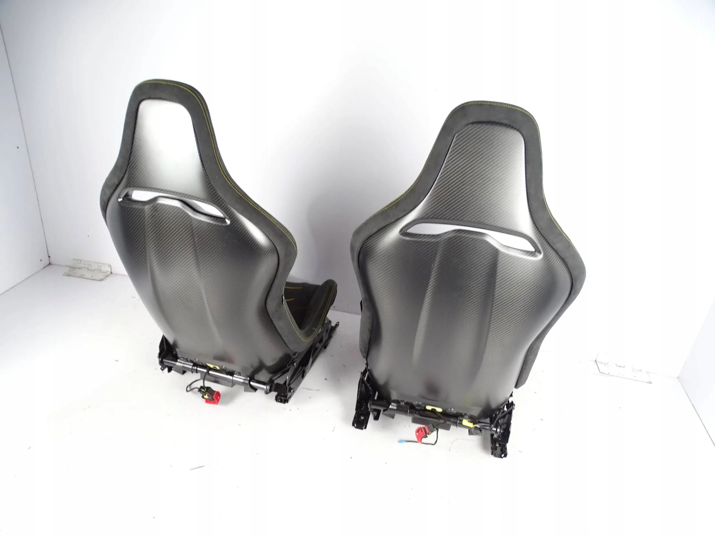 кресла MASERATI MC20 M240 ALFA ROMEO Carbon