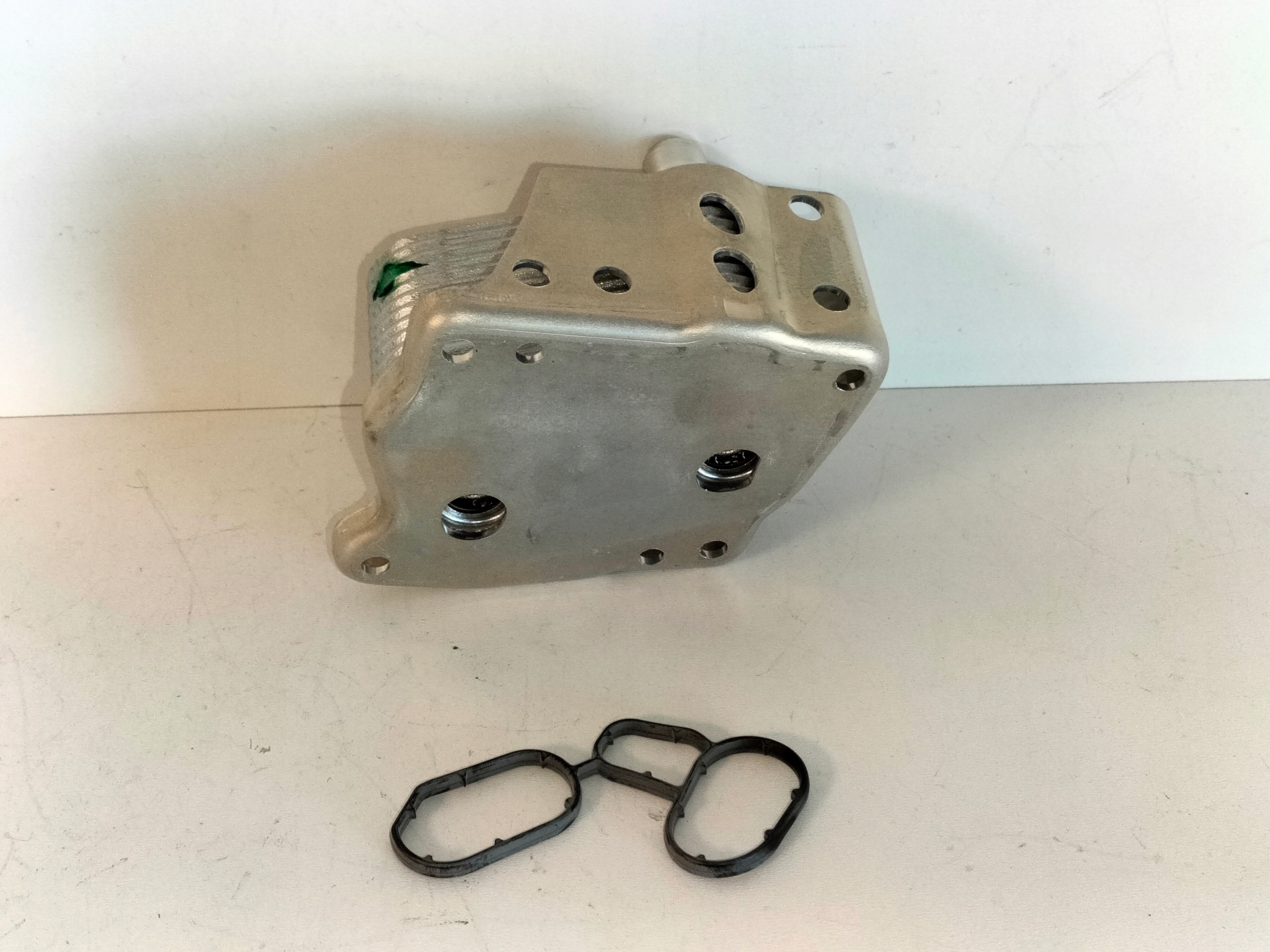 Kühler oil BMW 1 E81 E87 04- BMW 3 E46 01- E90 E91 E92 E93 04