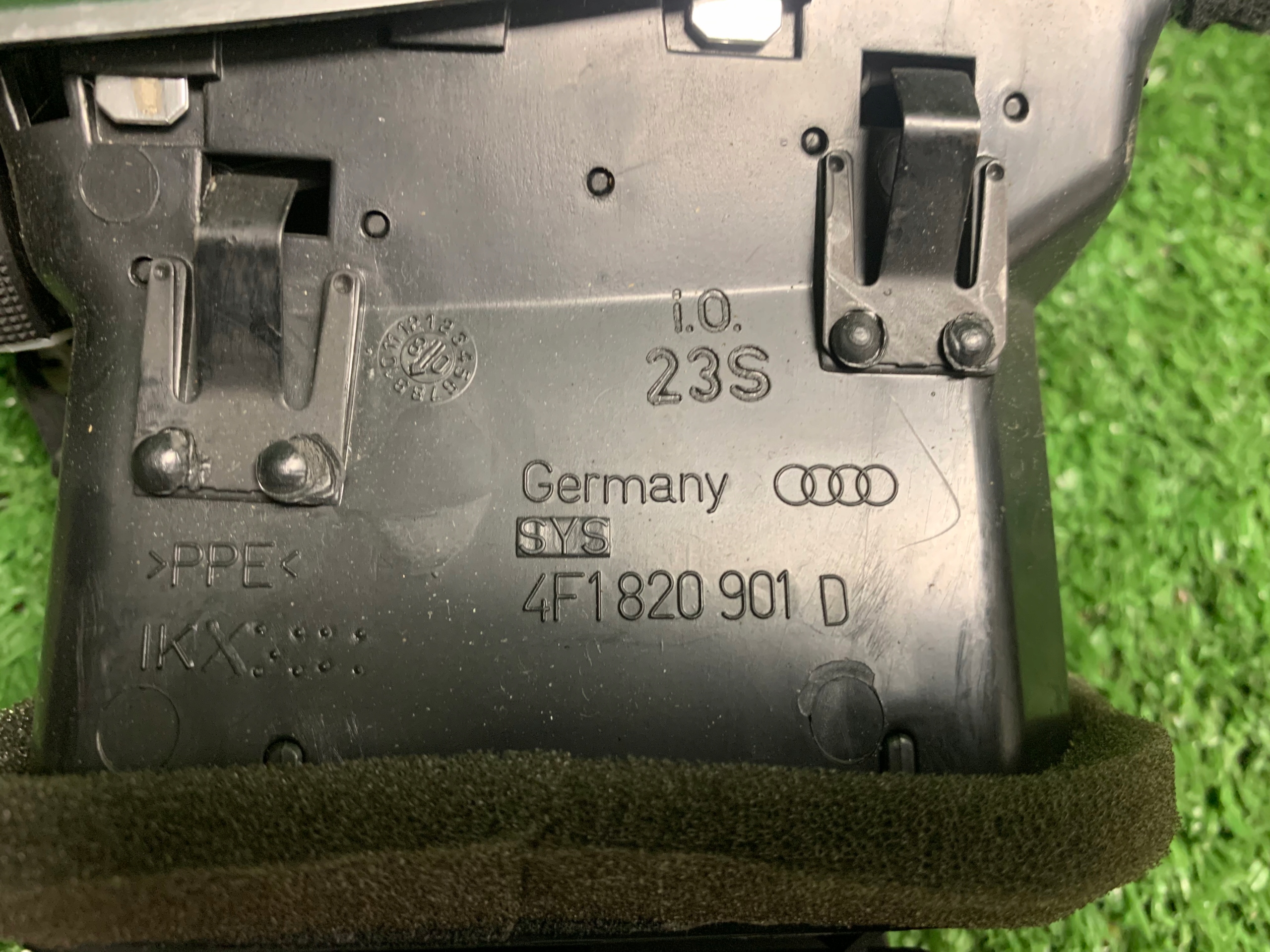grid air conditioning devices black kierowca Audi A6 C6 4F1820901D