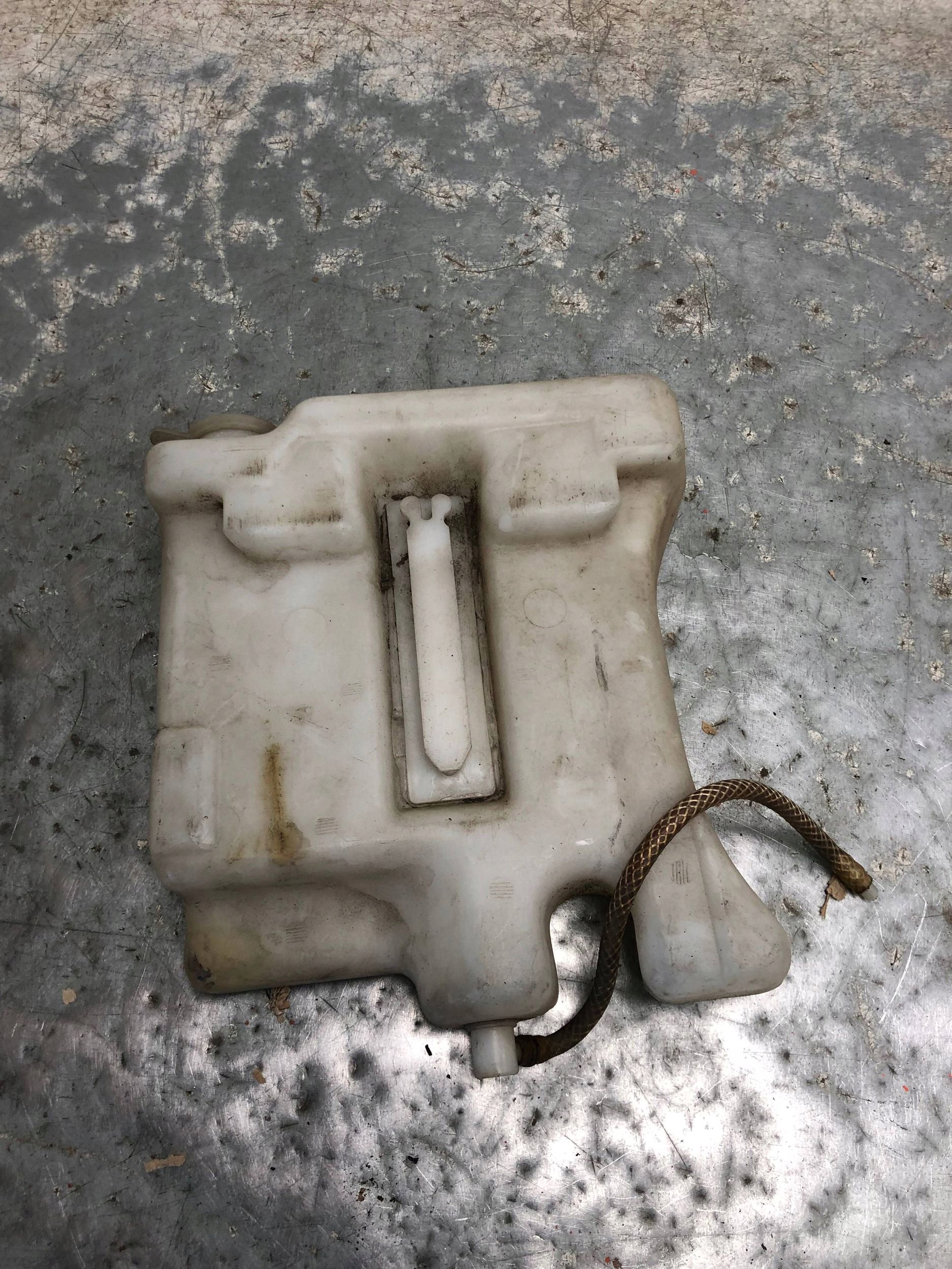washer fluid tank MERCEDES W210 2108601160