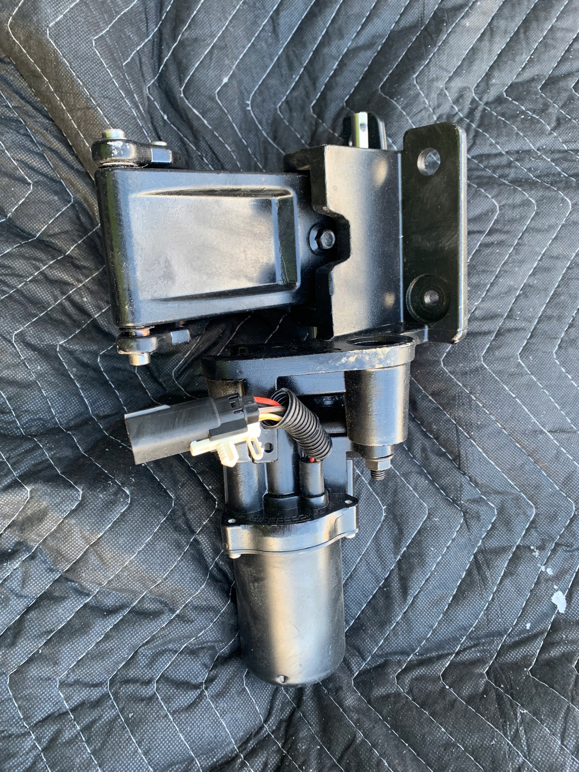 FORD F-150 ZAWIAS PROGU ELEKTRYCZNY MOCOWANIE PROGU 15-20