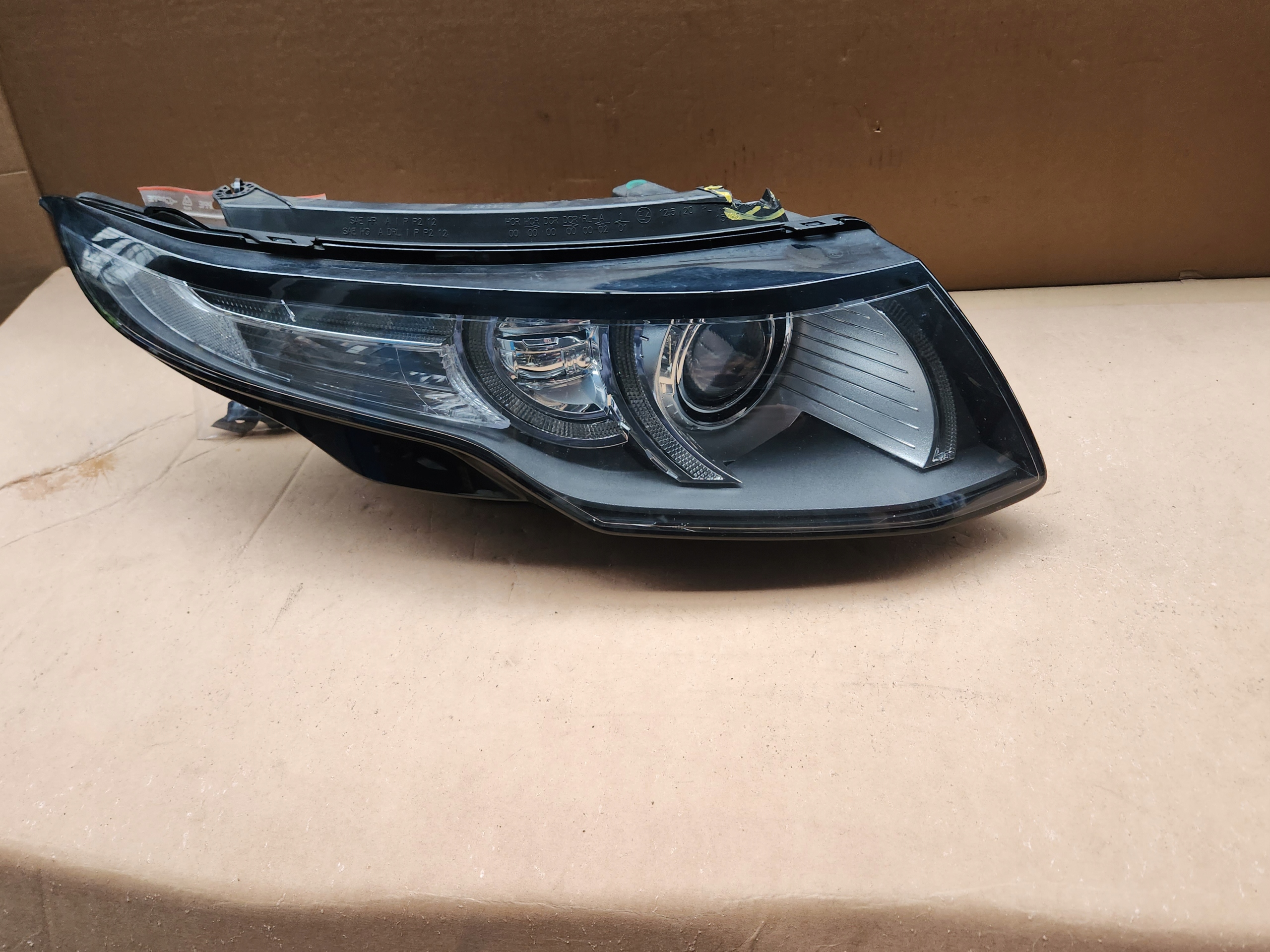 ФАРА ПРАВЫЙ ПЕРЕД RANGE ROVER EVOQUE И Bj32-13w029-ED 11-