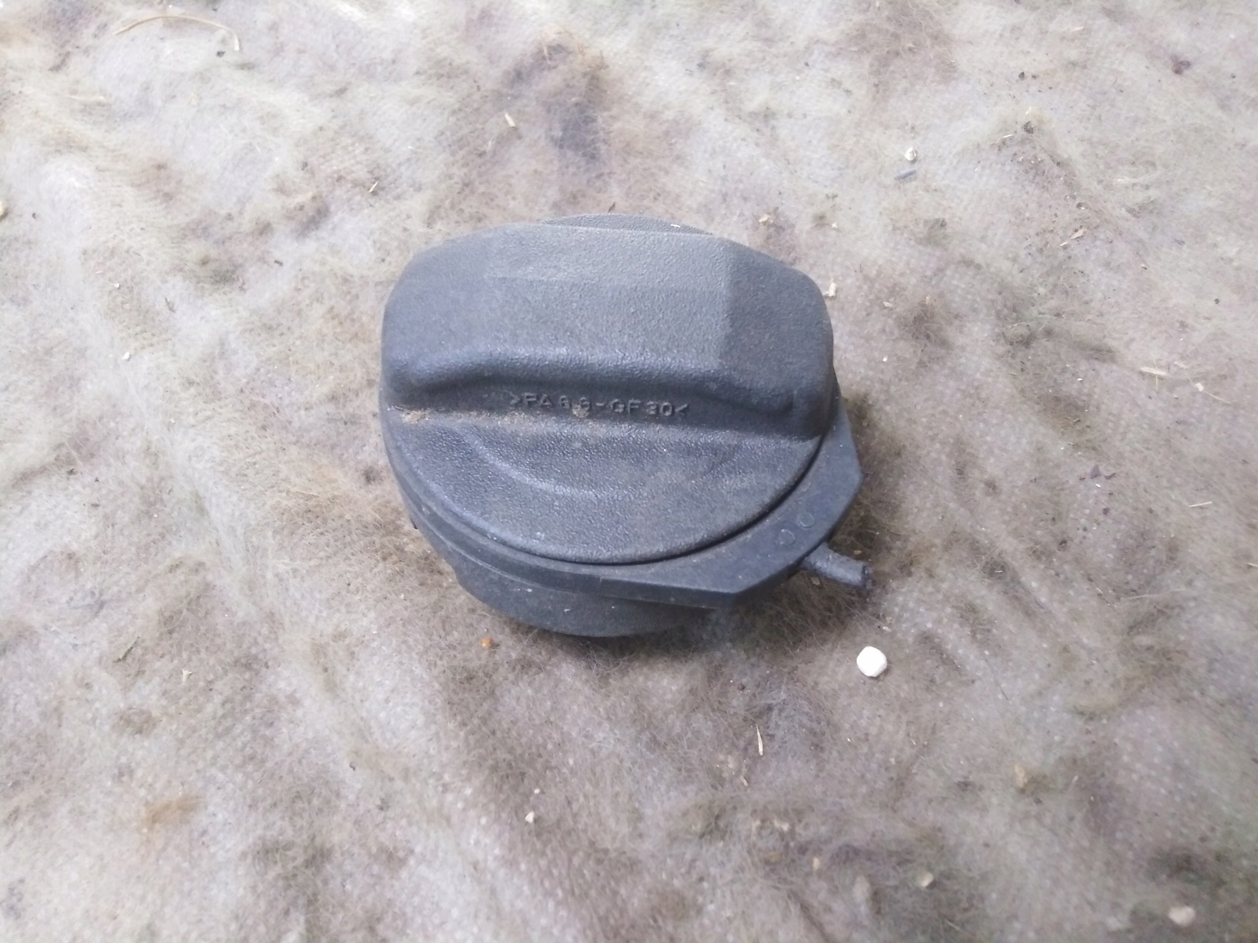 AUDI A1 8X KOREK WLEWU PALIWA BENZYNA 10R ORYG