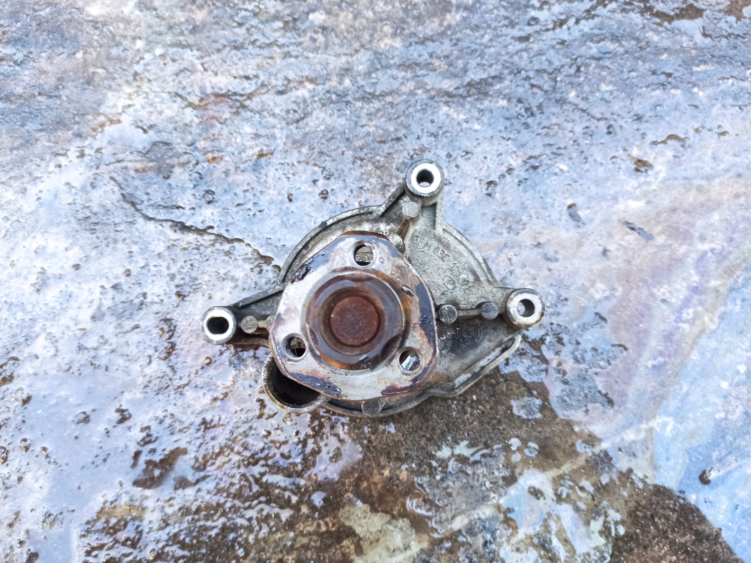 AUDI A3 A4 water pump 1,4TFSI 03C121019F