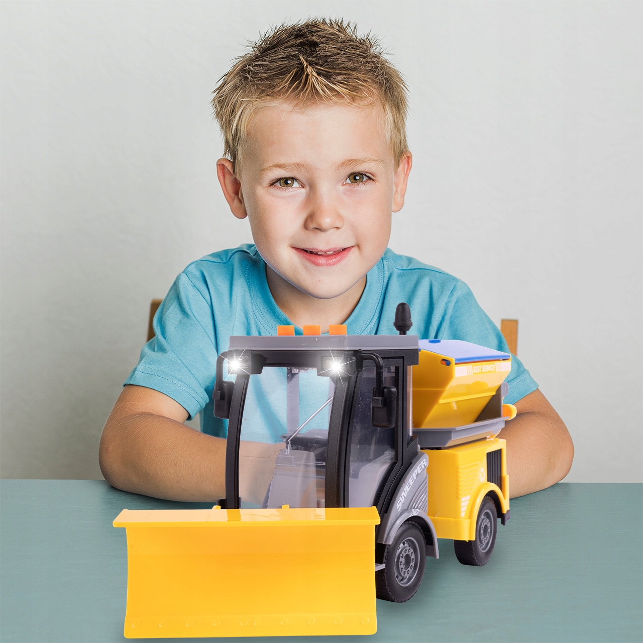 SPYCHACZ CIĘŻARÓWKA PŁUG PIASKARKA AUTO DŹWIĘK LED Baterie 3xAG13LR44