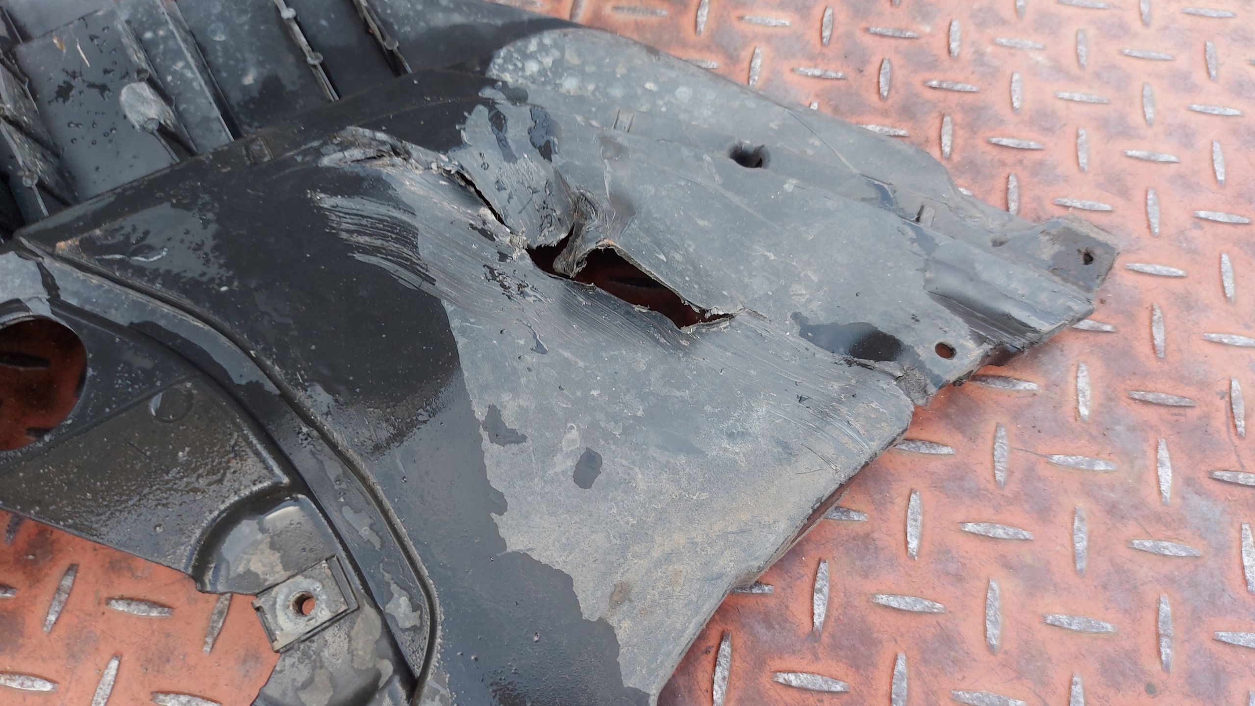 ABSORBER Blende Abdeckung unter Stoßstange VOLVO XC40 II