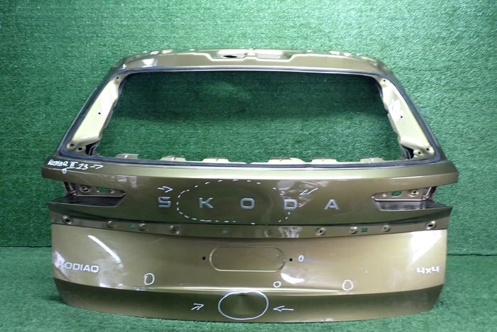 SKODA KODIAQ II 23- Heckklappe heck