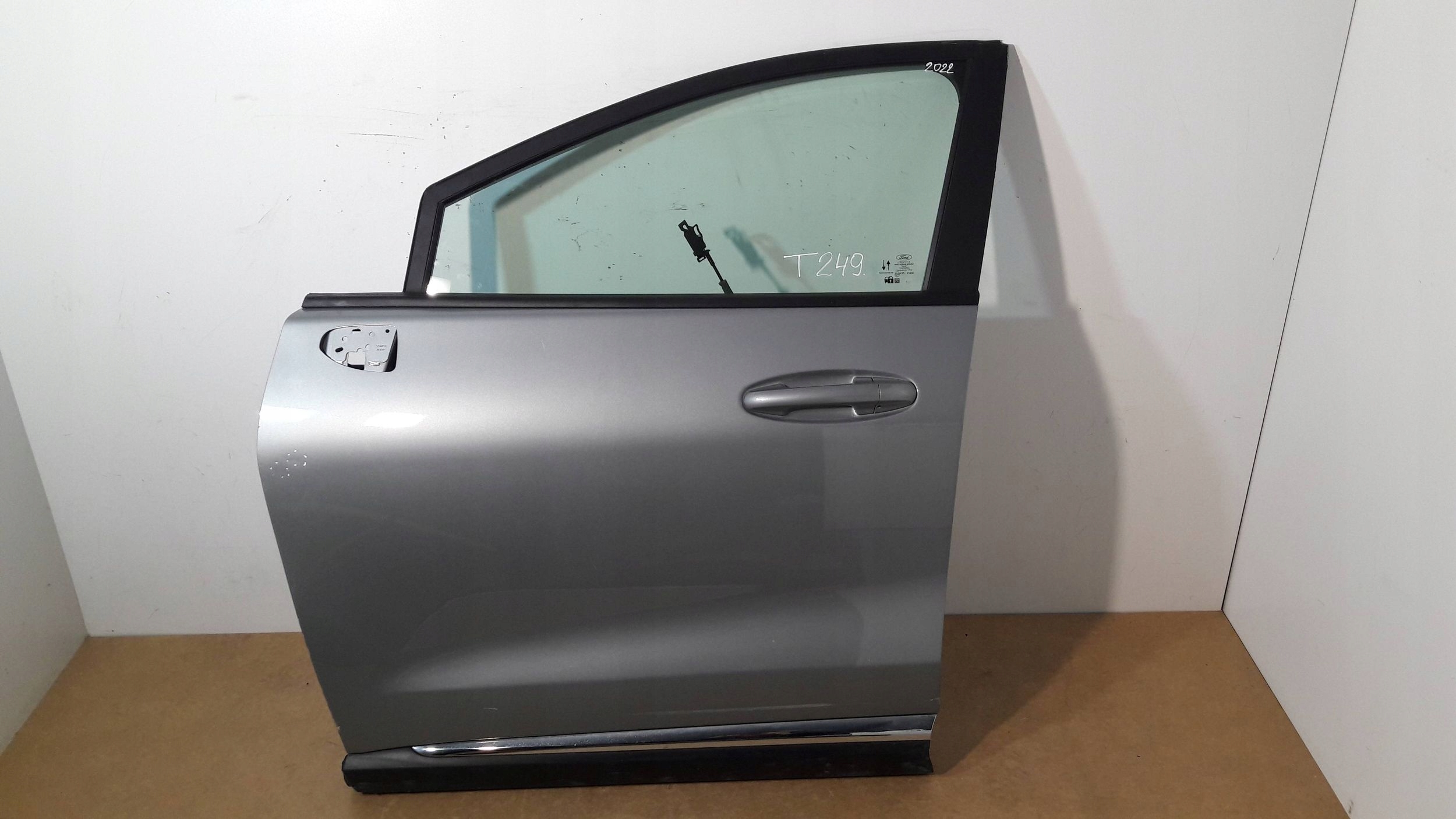Ford Puma MK2 / 2022 door front left (T249)